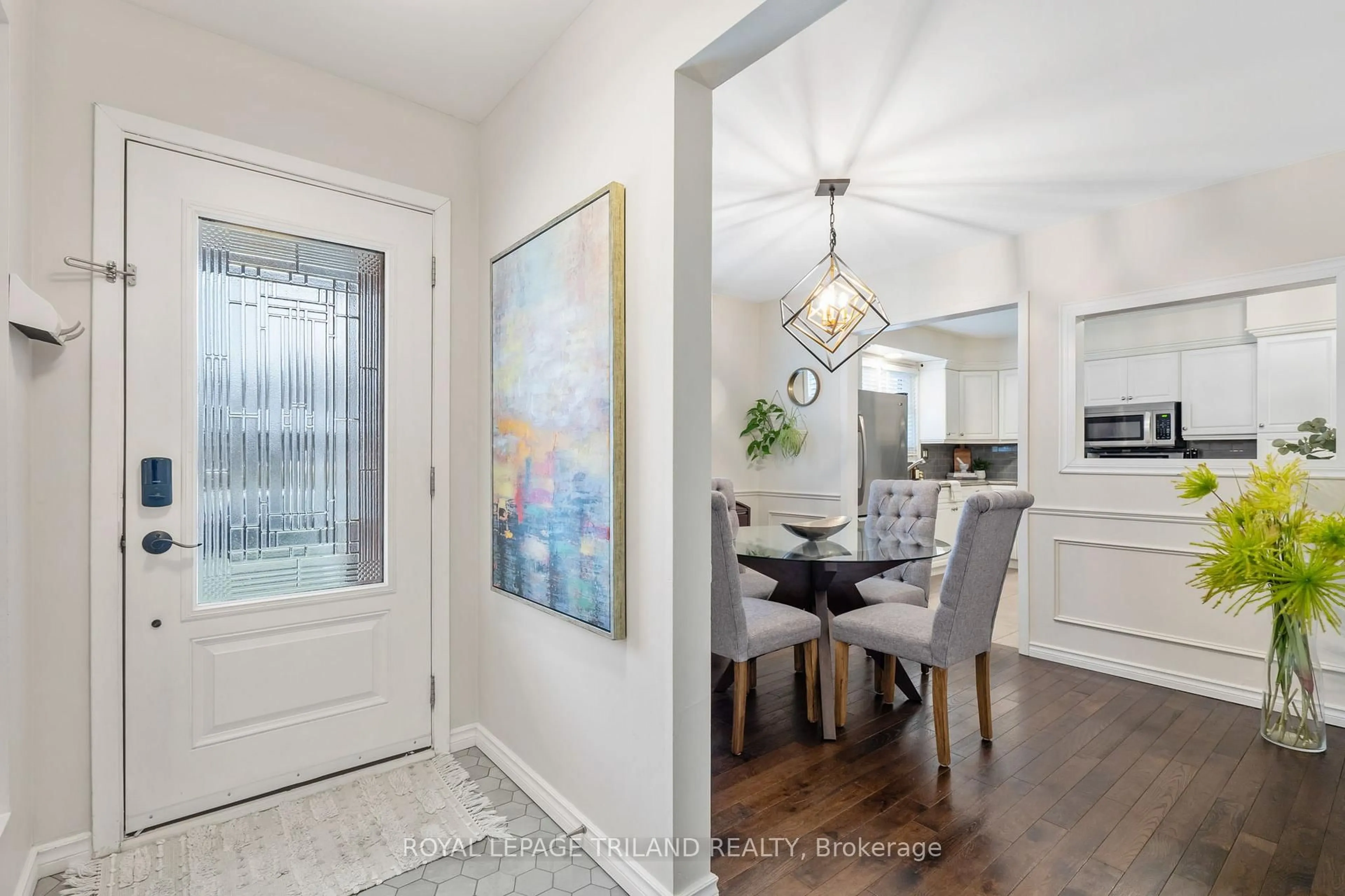 Indoor entryway for 294 Grand View Ave, London South Ontario N6K 2S9