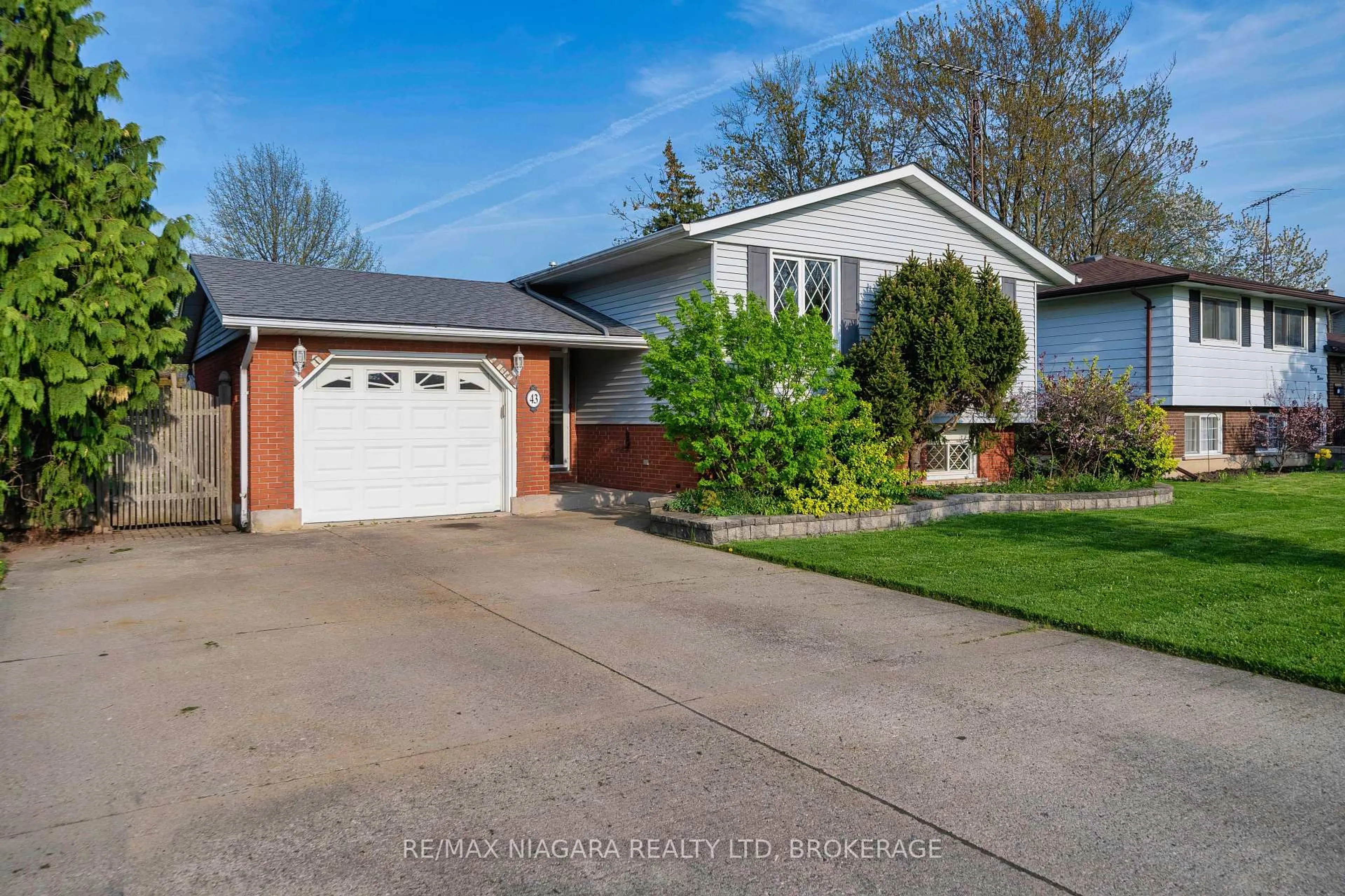 Unknown for 43 PINEHURST Dr, Welland Ontario L3C 3J2