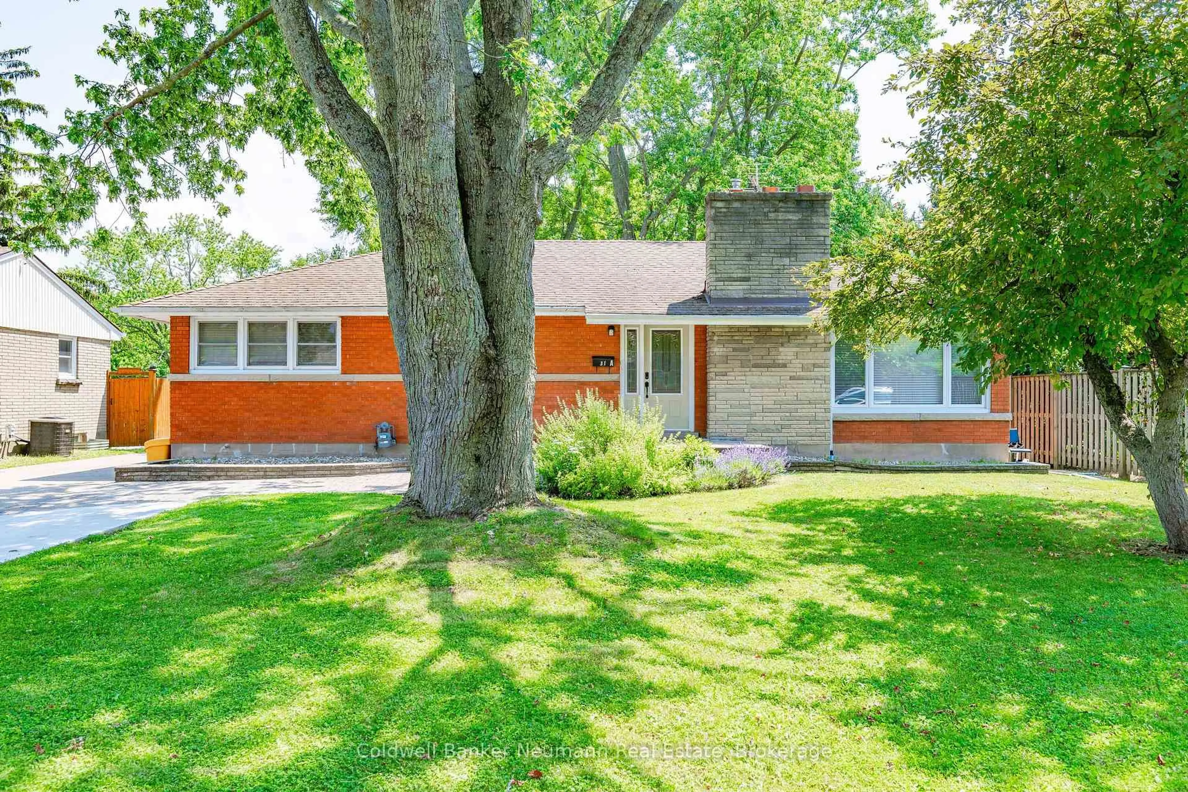 Home with brick exterior material, street for 31 SHARON Ave, Welland Ontario L3C 4M8
