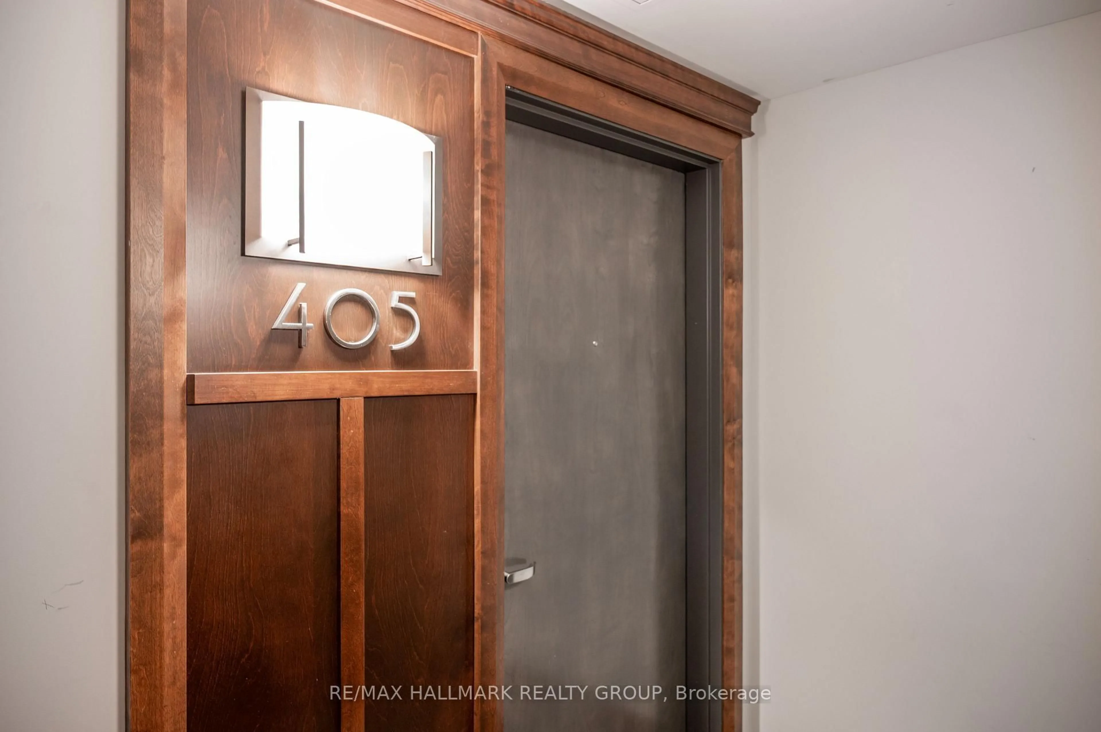 Indoor entryway for 238 Besserer St #405, Ottawa Ontario K1N 6B1