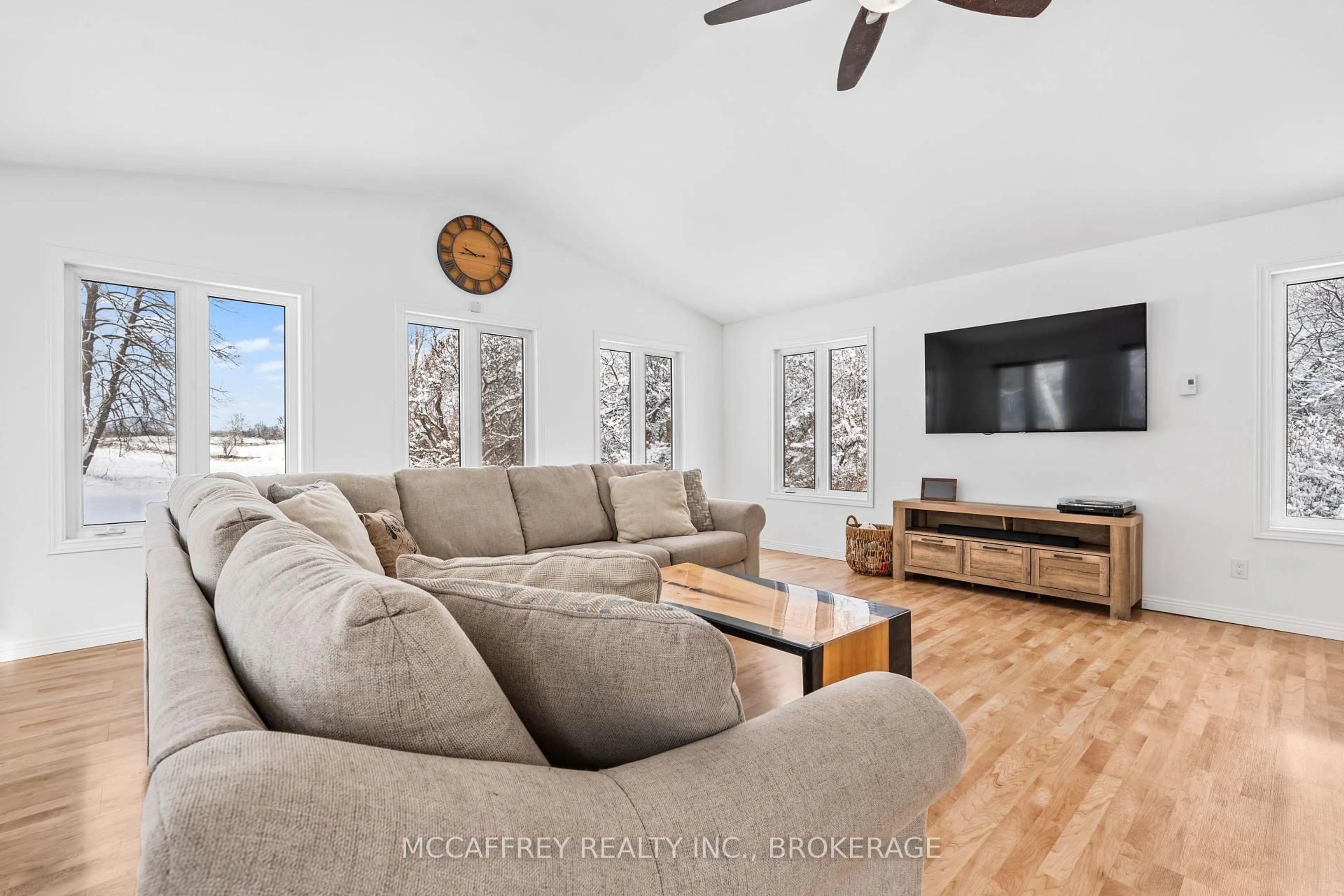 Living room with furniture, unknown for 25 Jones St, Tamworth Ontario K0K 3G0