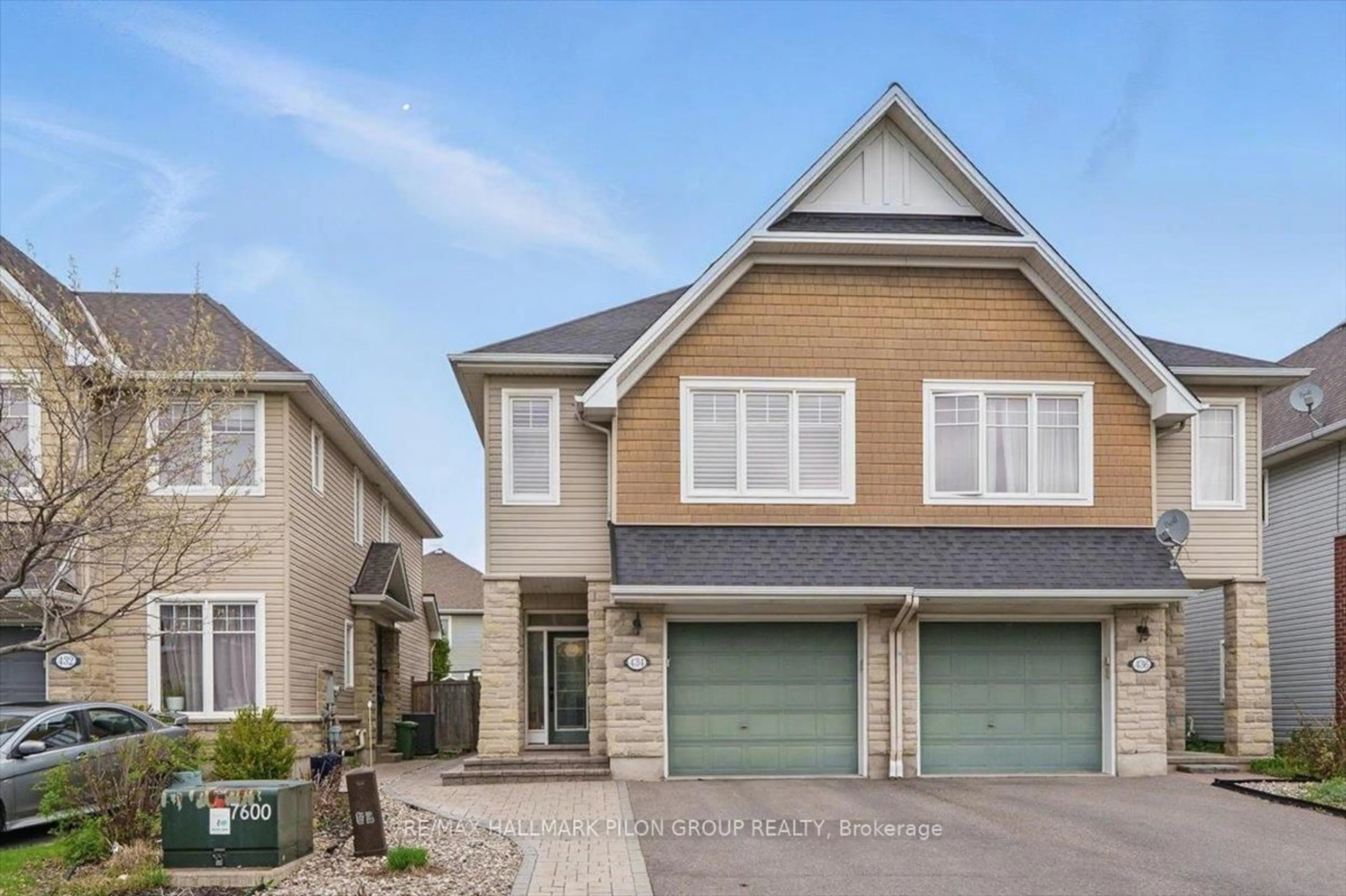 Home with vinyl exterior material, street for 434 Rochefort Circ, Ottawa Ontario K4A 0M9