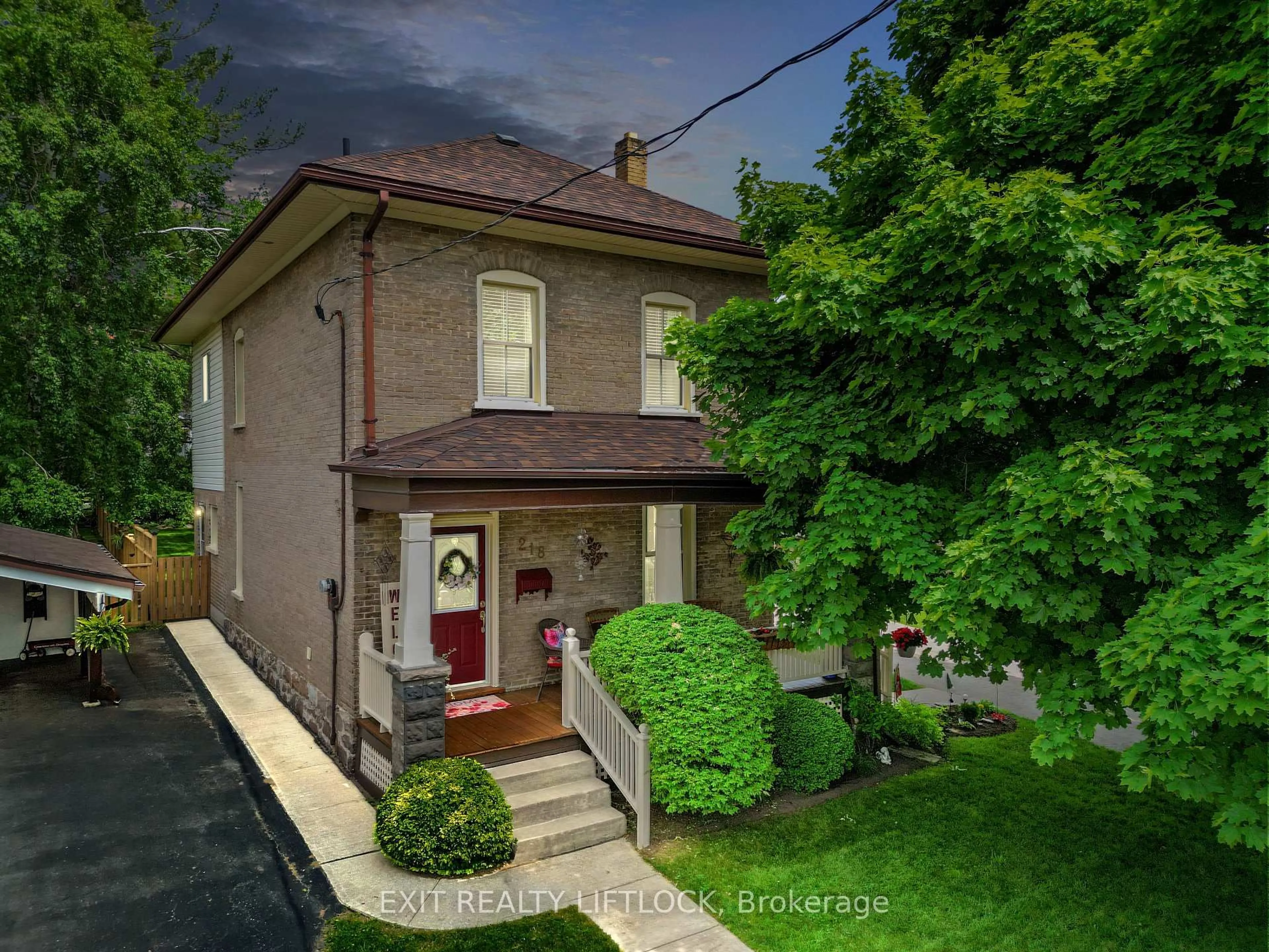 A pic from outside/outdoor area/front of a property/back of a property/a pic from drone, street for 218 Lee St, Peterborough North Ontario K9H 5N9