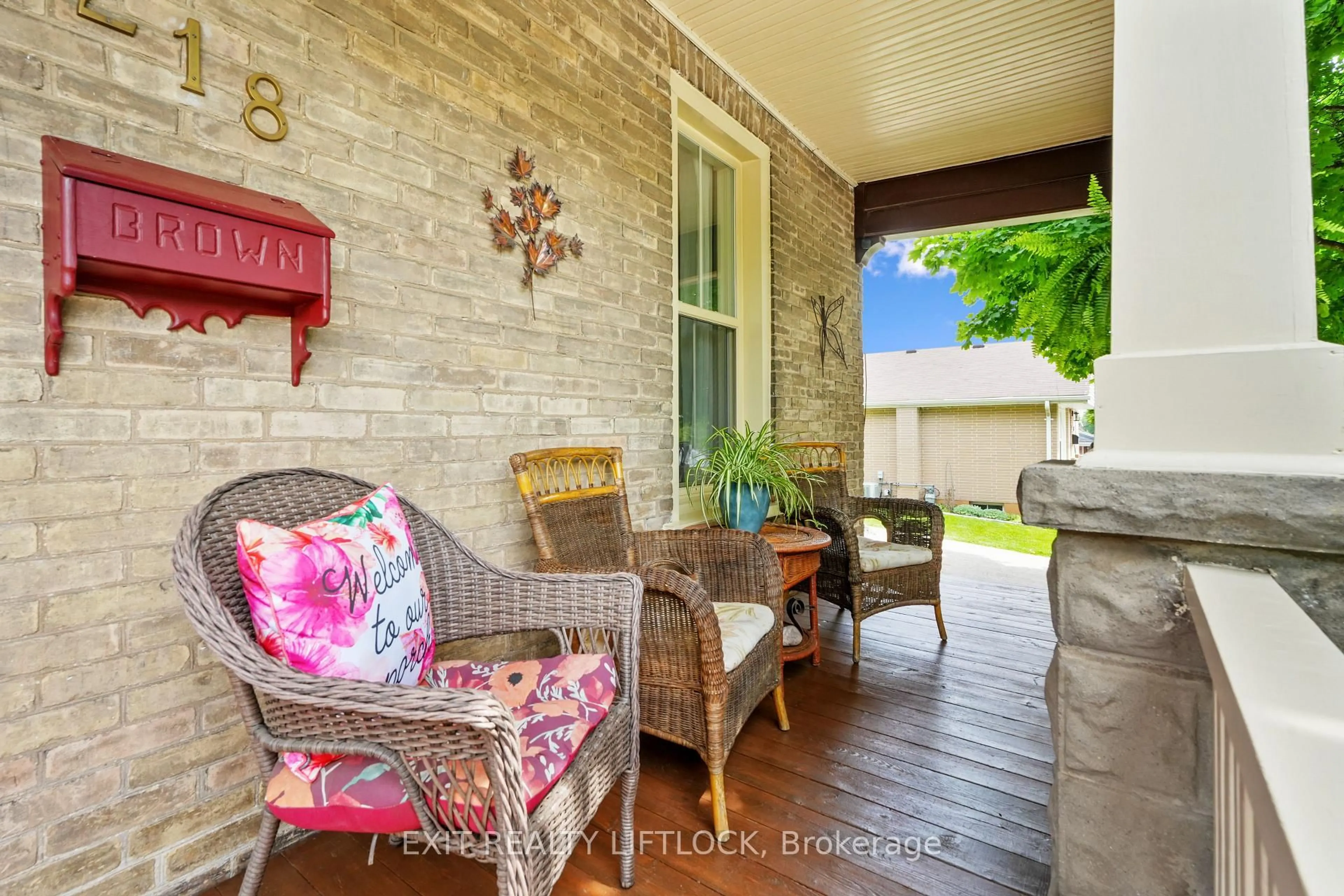 Patio, street for 218 Lee St, Peterborough North Ontario K9H 5N9