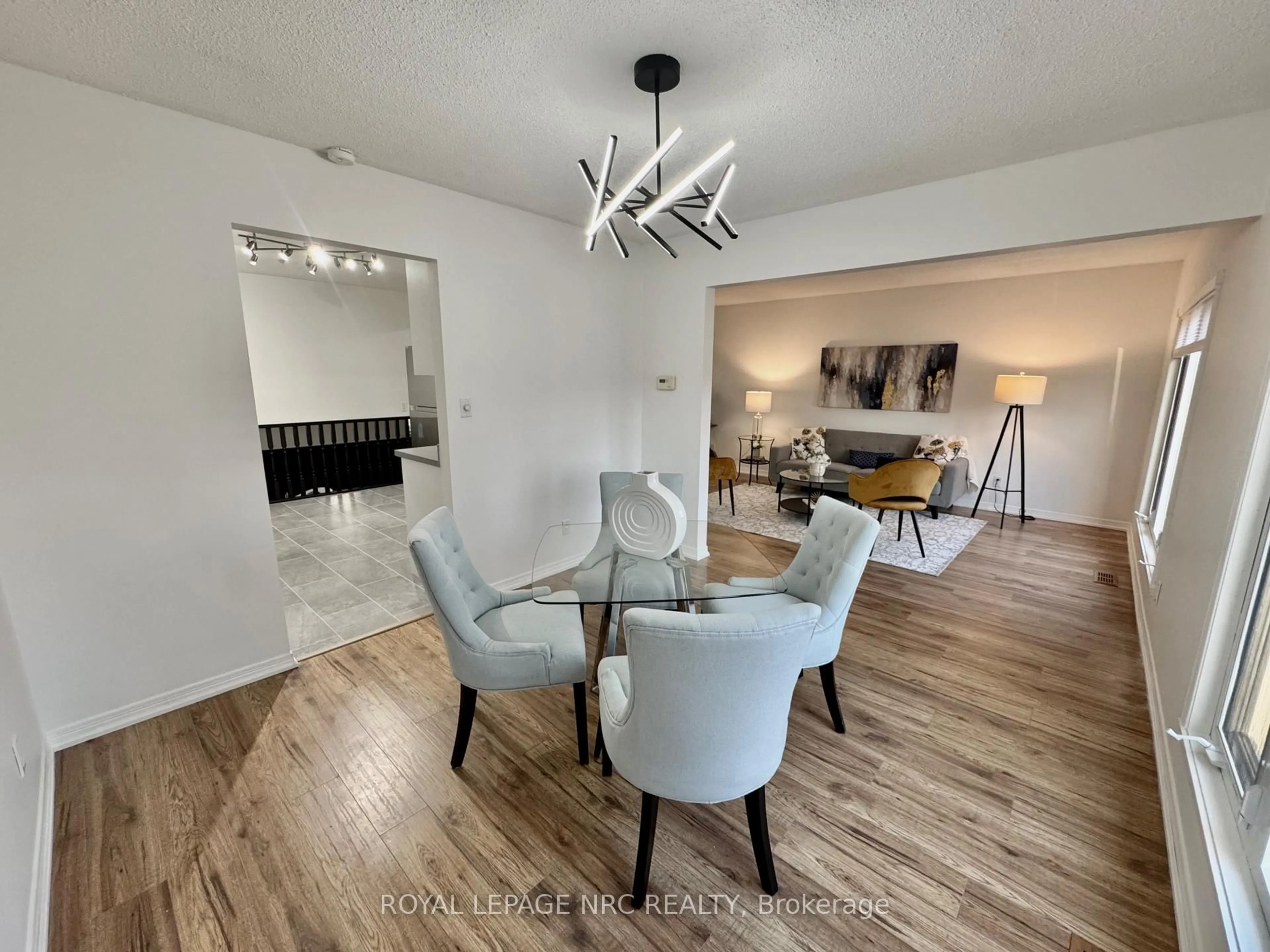 Dining room, wood/laminate floor for 10 Cornwell Circ, St. Catharines Ontario L2S 3C5