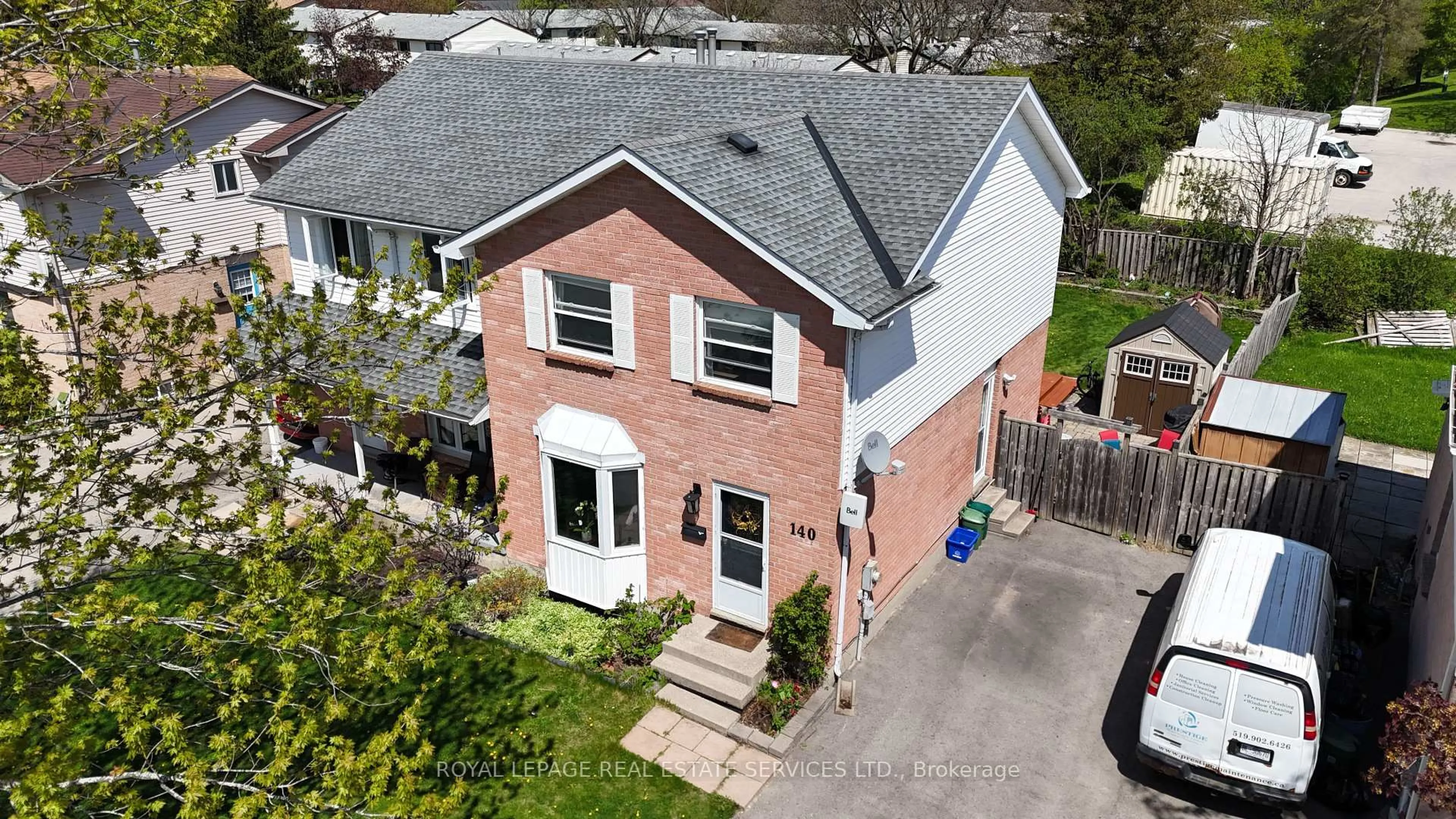 A pic from outside/outdoor area/front of a property/back of a property/a pic from drone, street for 140 Golfdale Cres, London South Ontario N6C 5X7