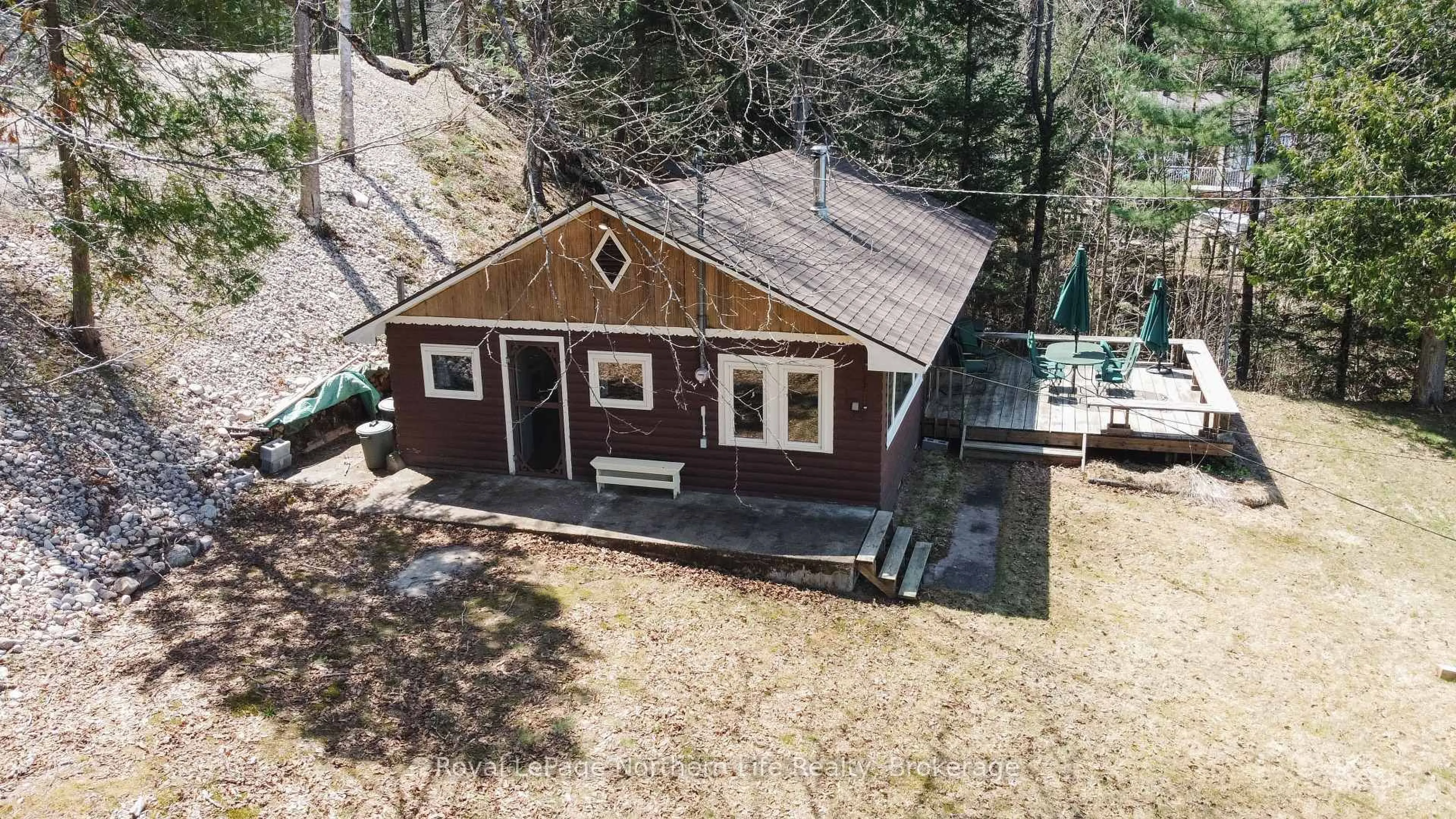 A pic from outside/outdoor area/front of a property/back of a property/a pic from drone, building for 295 Neault Rd, Papineau-Cameron Ontario P0H 1V0
