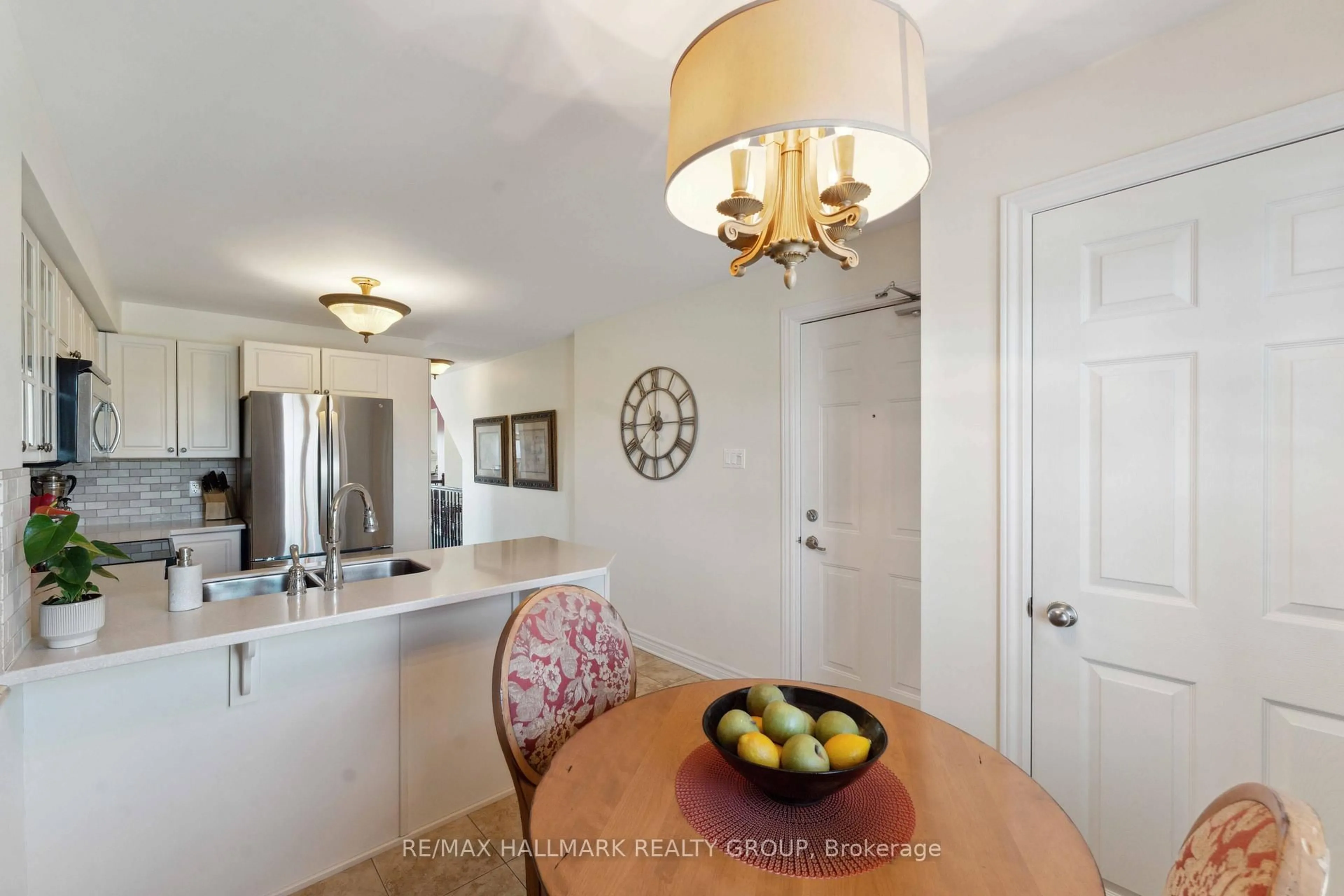 Unknown for 2420 Esprit Dr, Orleans Ontario K4A 0R2
