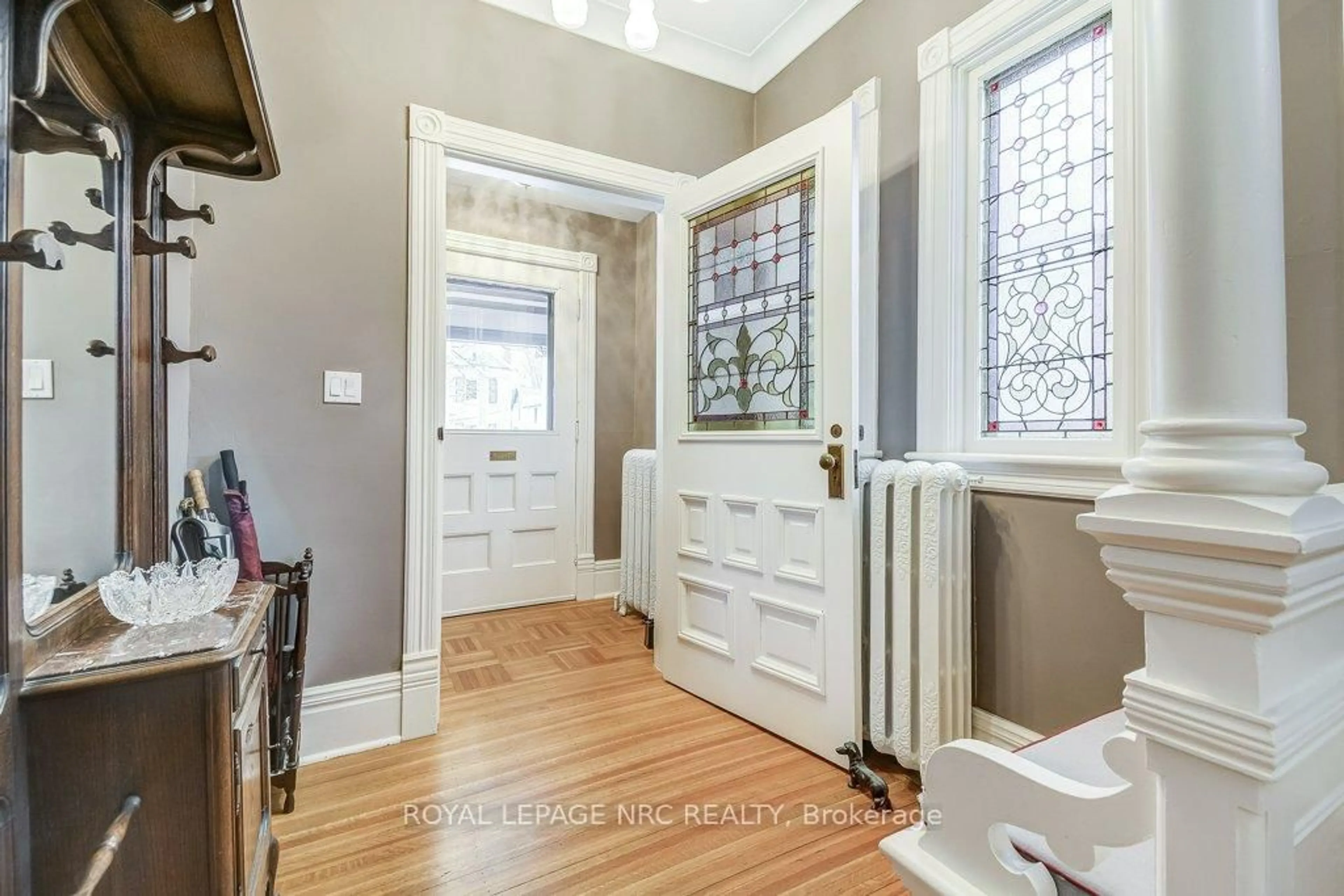 Indoor entryway for 100 Queen St, St. Catharines Ontario L2R 5H3