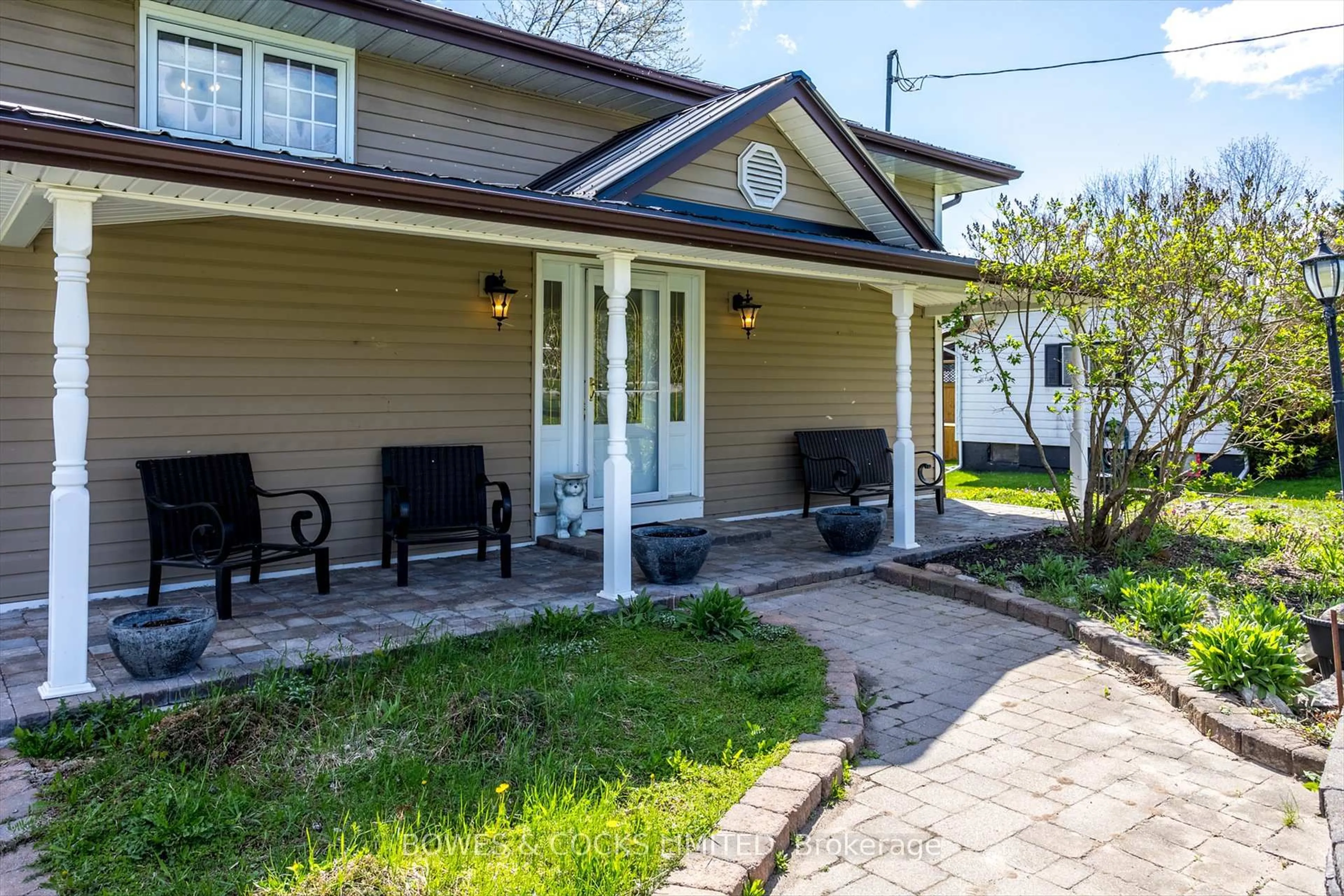 Patio, street for 240 Lakeshore Dr, Kawartha Lakes Ontario K0M 1A0