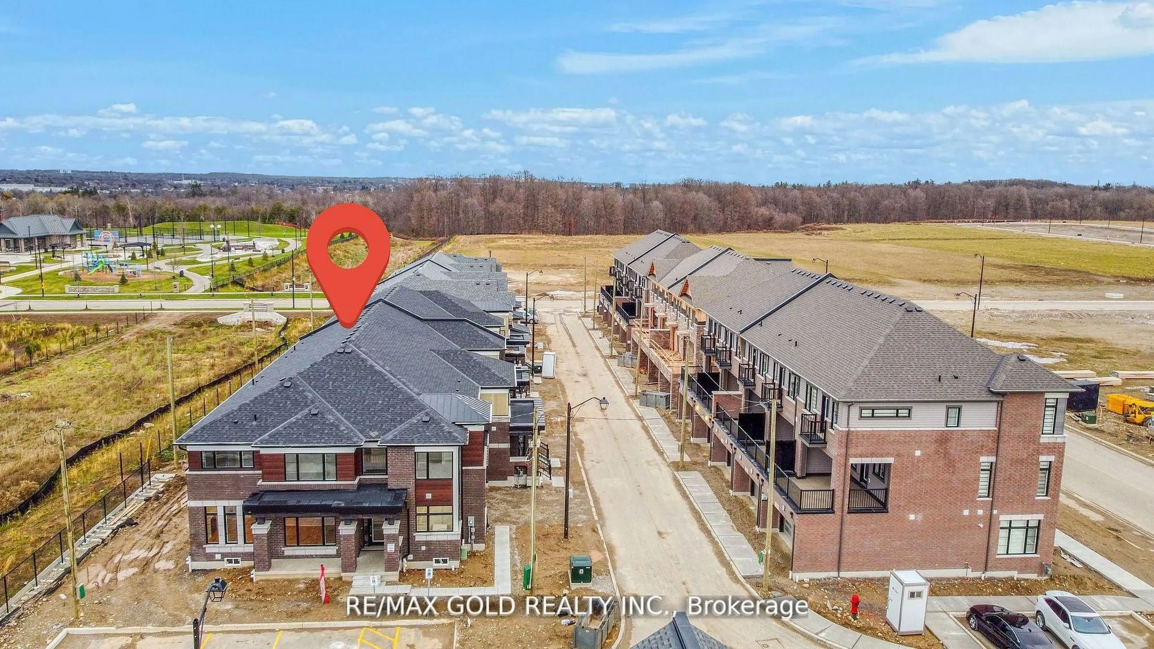A pic from outside/outdoor area/front of a property/back of a property/a pic from drone, unknown for 420 Newman Dr #8, Cambridge Ontario N1S 0E9
