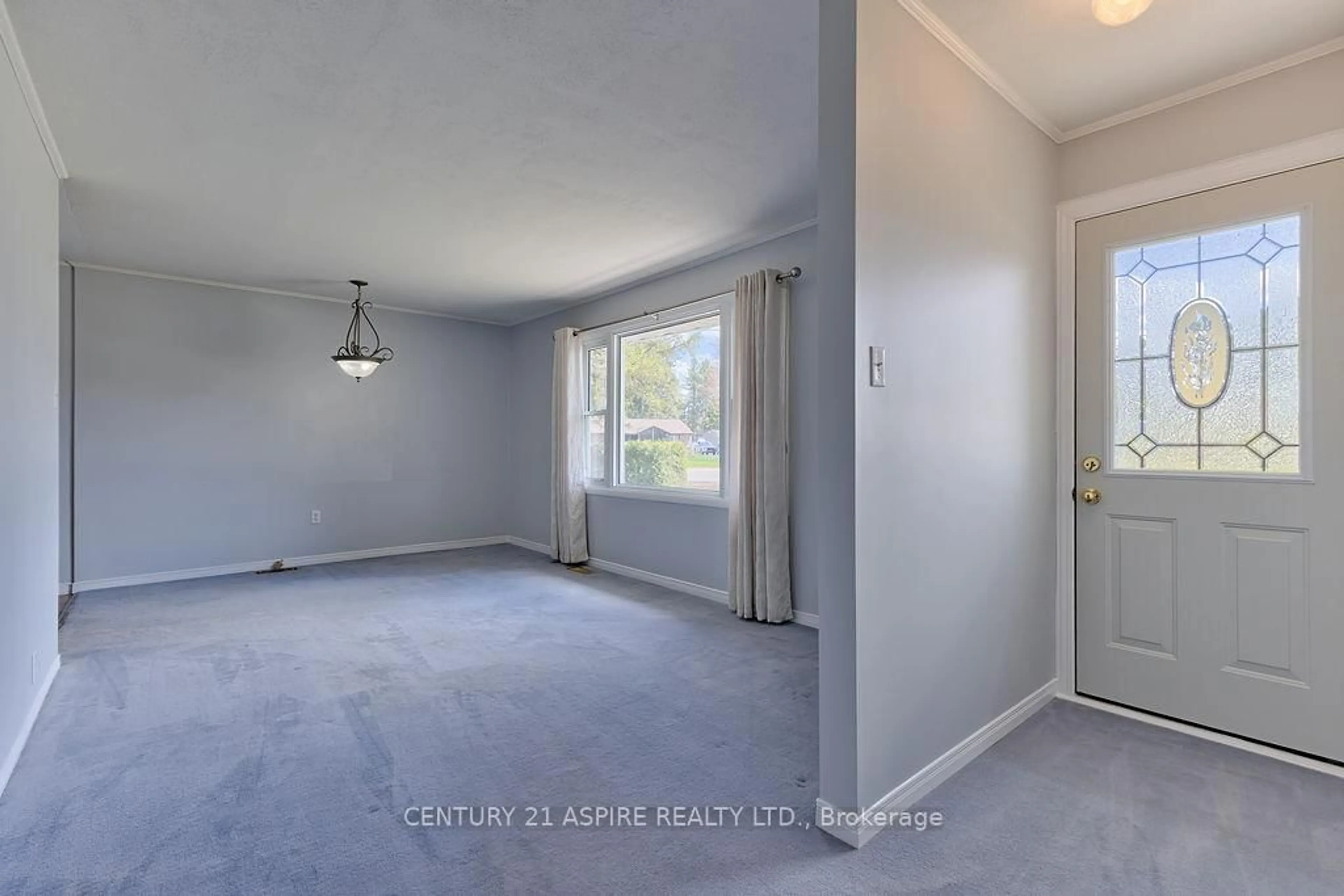 A pic of a room for 15 Michael Cres, Petawawa Ontario K8H 2L5