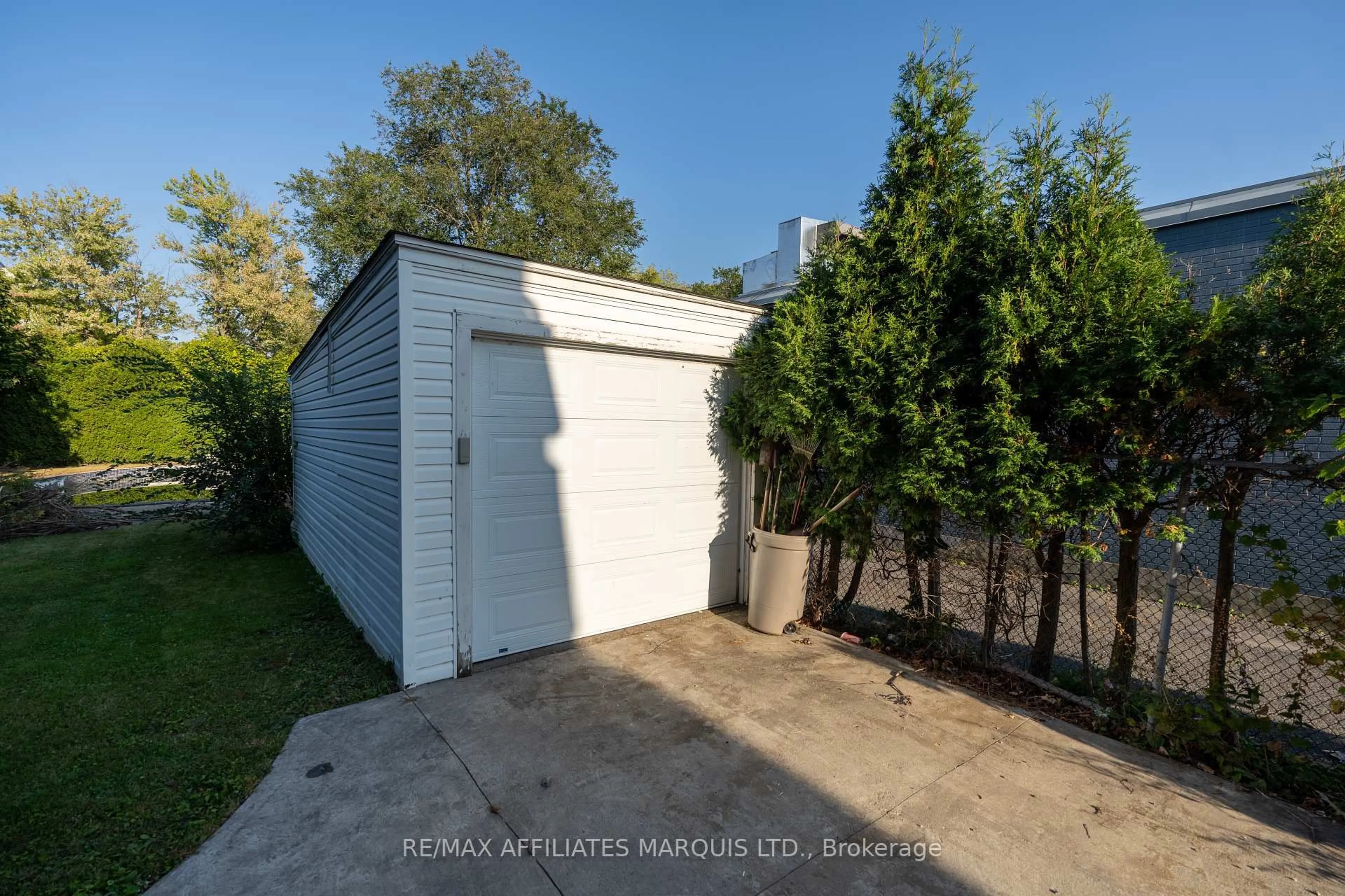 Shed for 133 Sydney St, Cornwall Ontario K6H 3H1