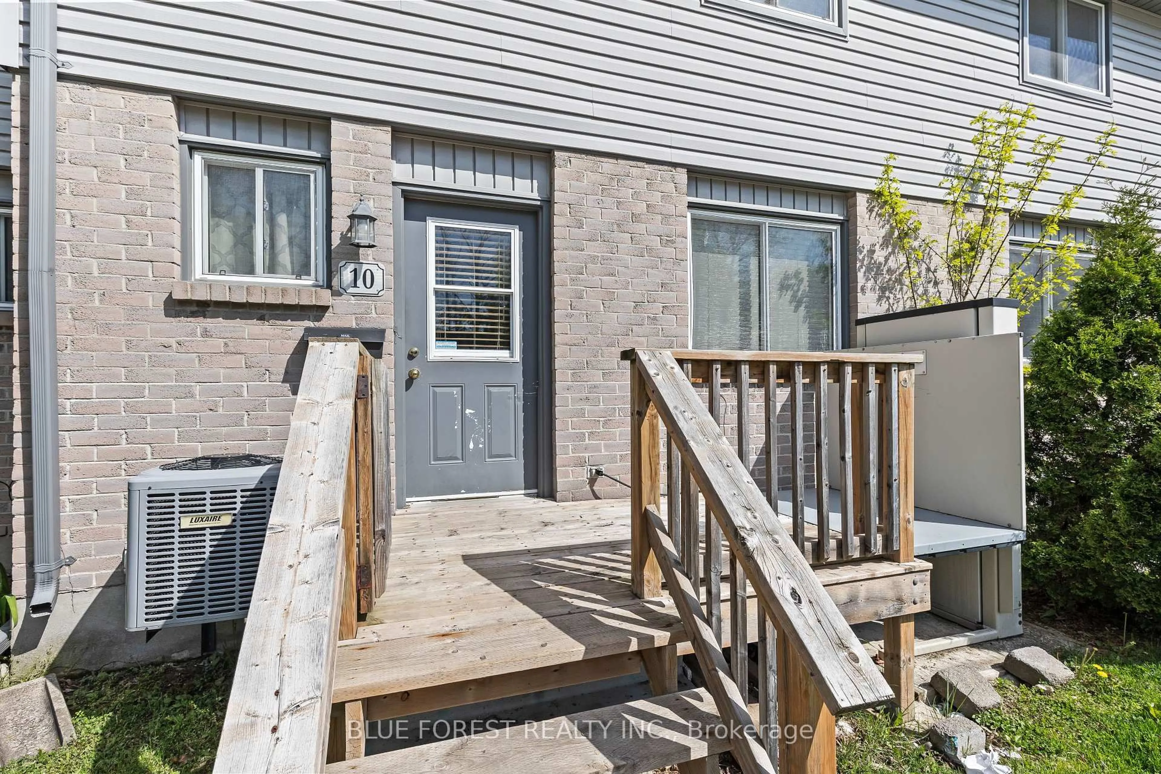 Unknown for 490 Third St St #10, London East Ontario N5V 4A2