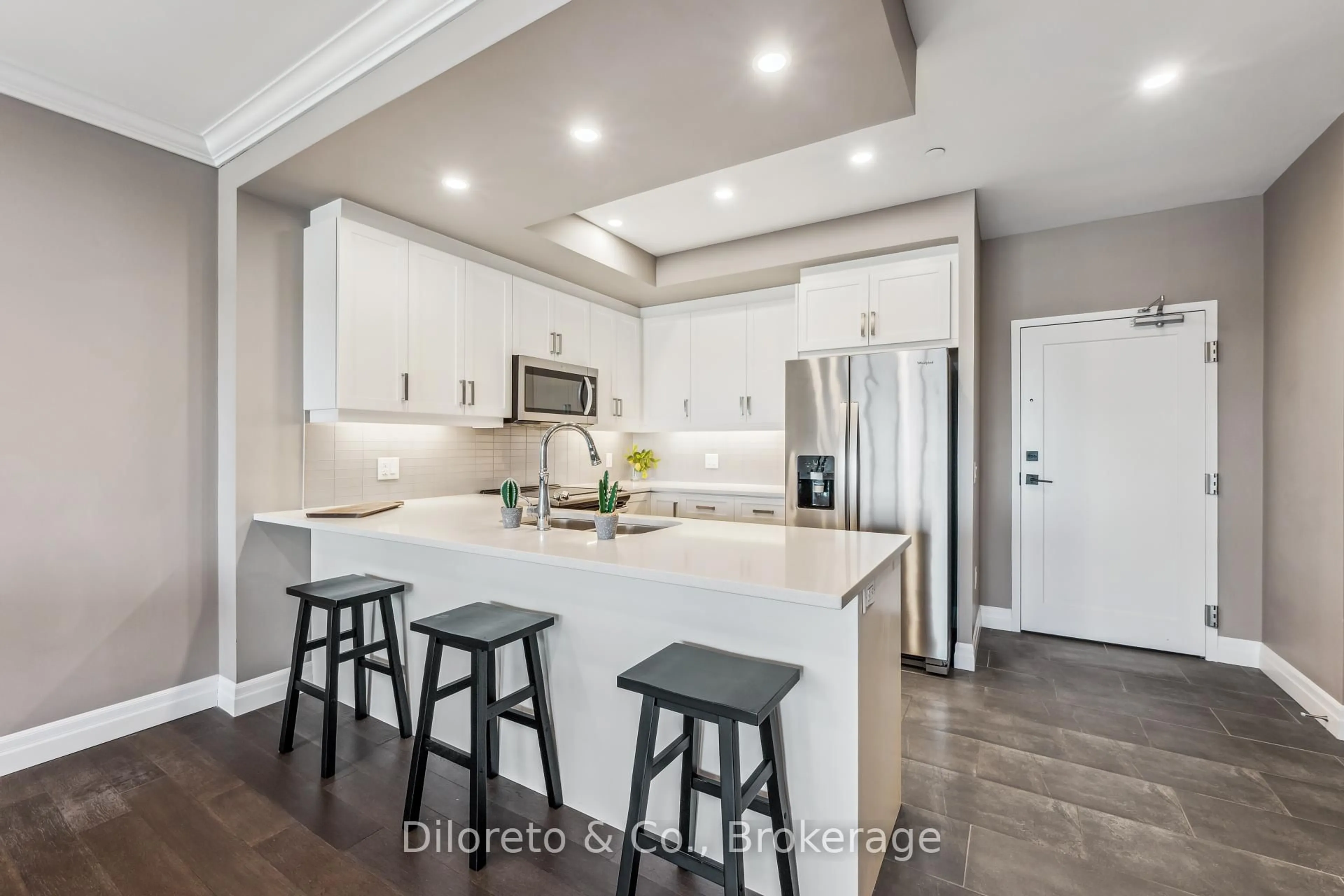 Open concept kitchen, ceramic/tile floor for 1878 Gordon St #1005, Guelph Ontario N1L 0P4