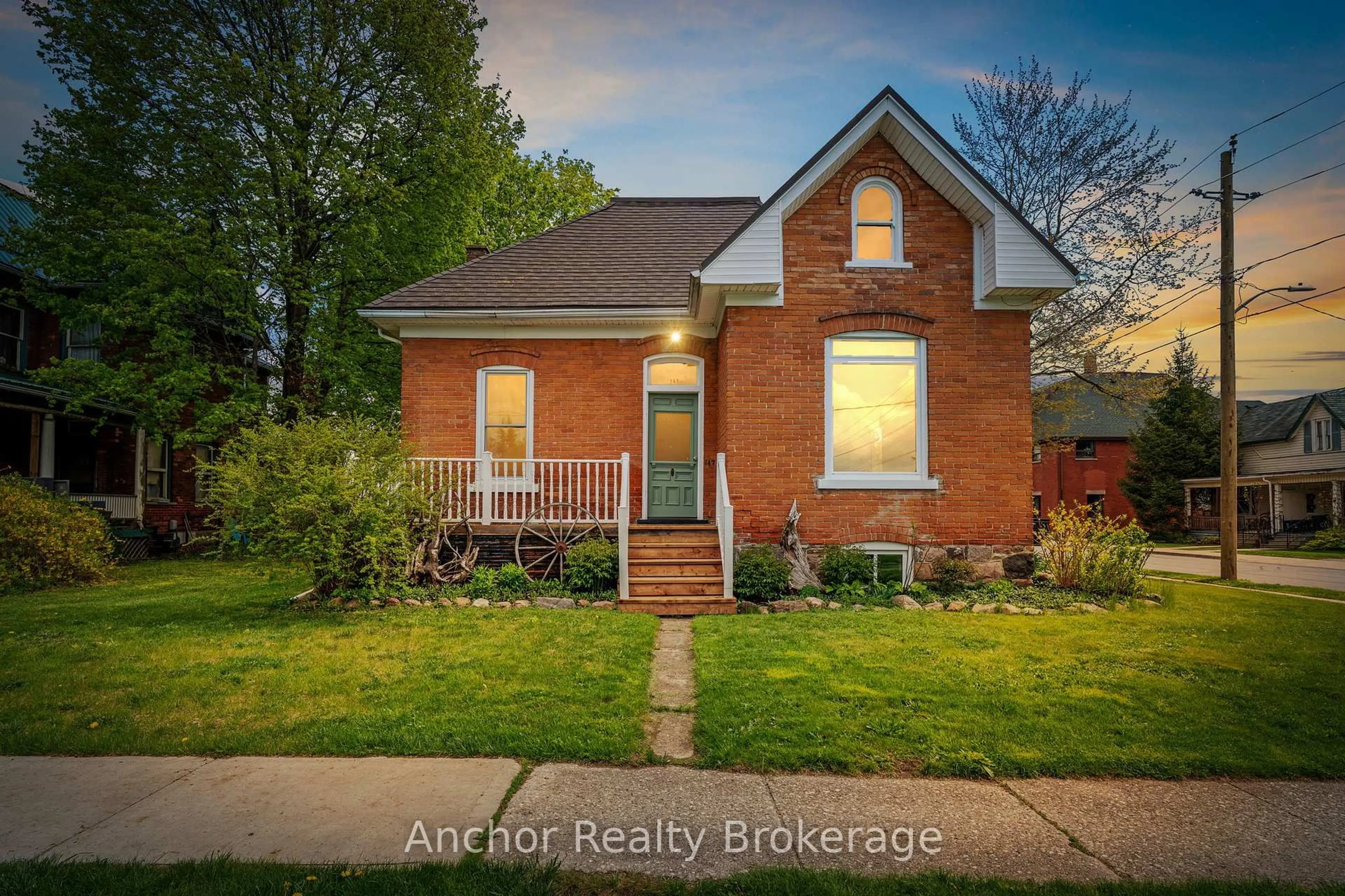 Home with brick exterior material, street for 147 Talbot St, Norfolk Ontario N3Y 2Z5