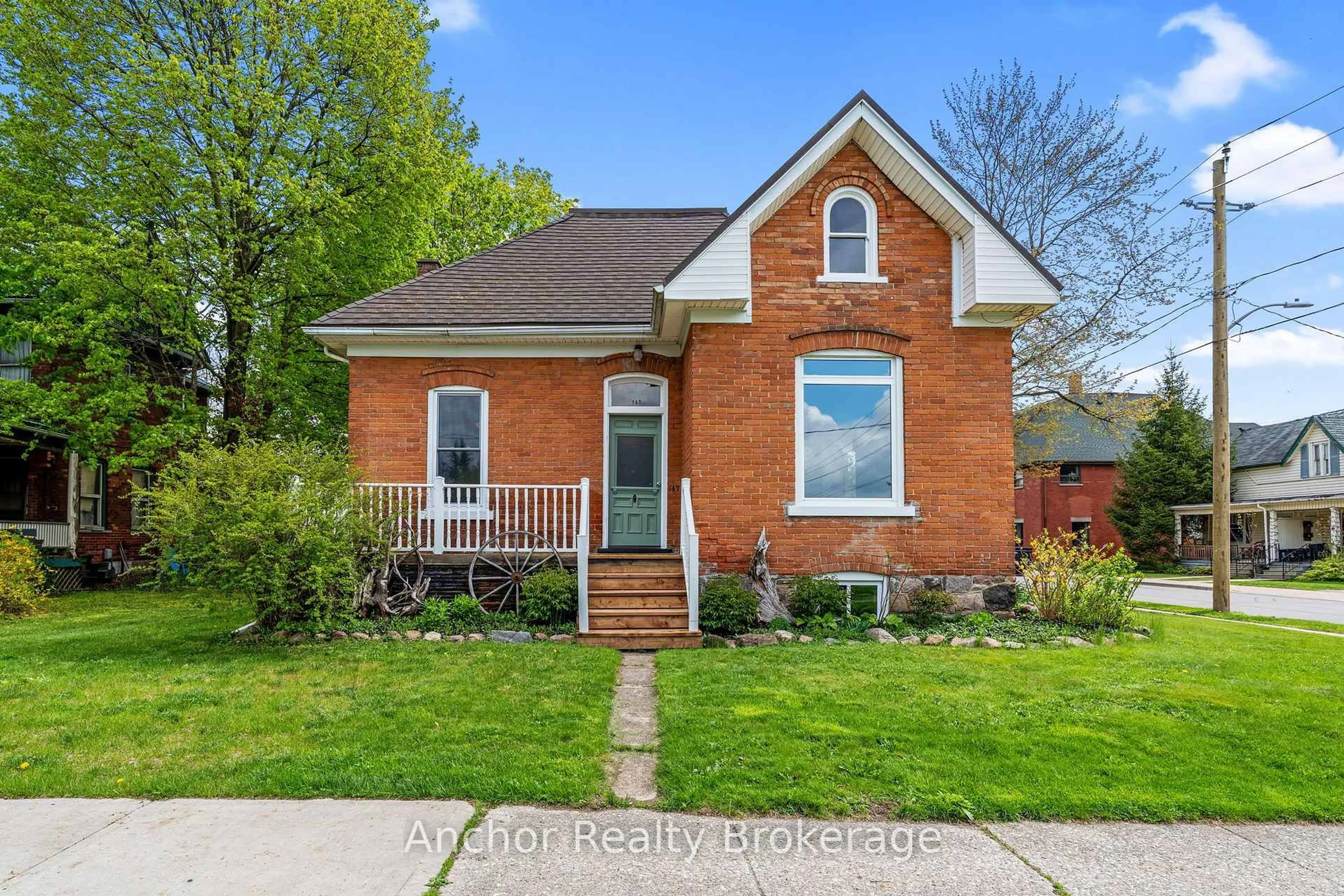Home with brick exterior material, street for 147 Talbot St, Norfolk Ontario N3Y 2Z5