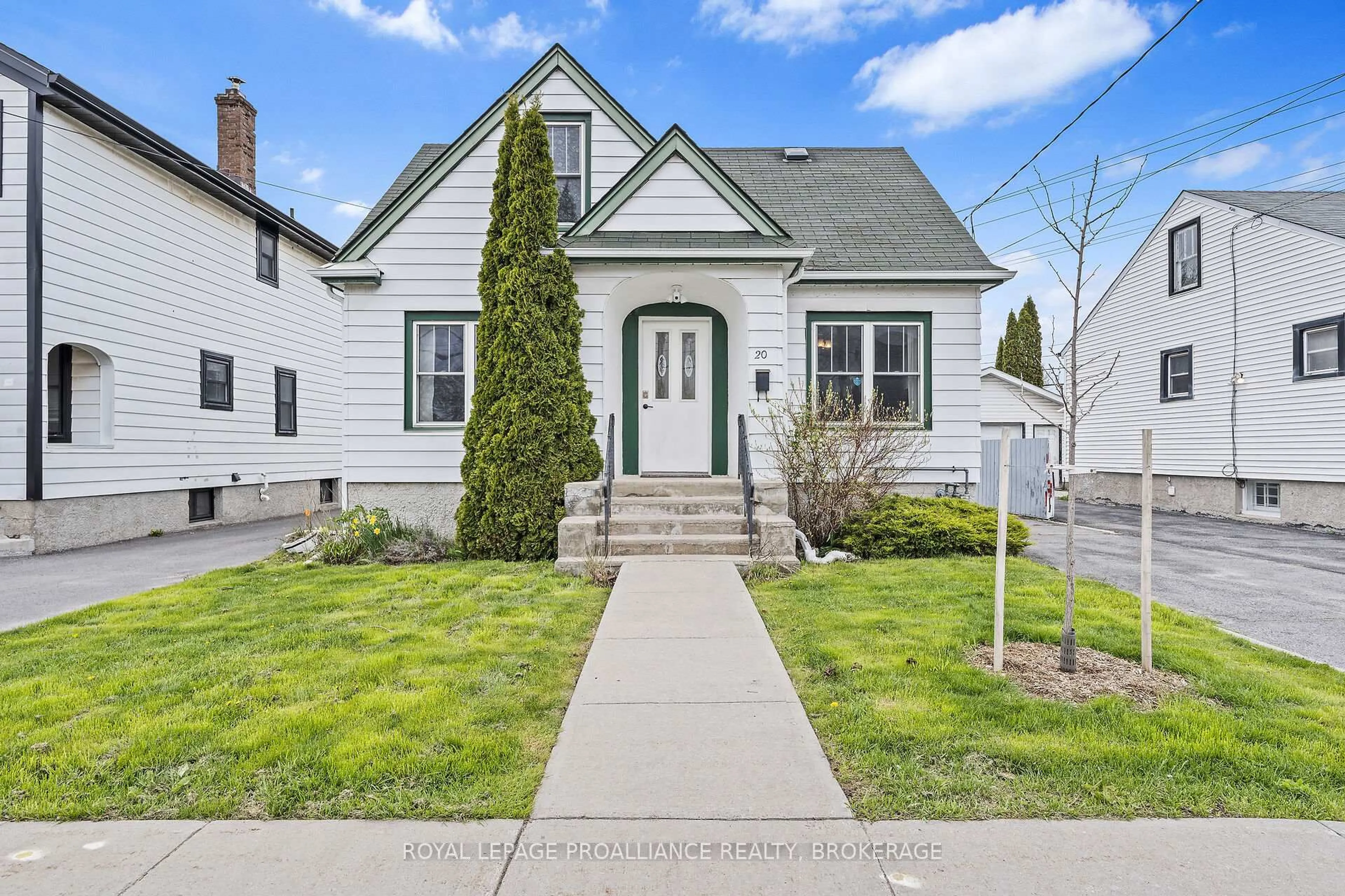 Home with vinyl exterior material, street for 20 Drayton Ave, Kingston Ontario K7K 4X6