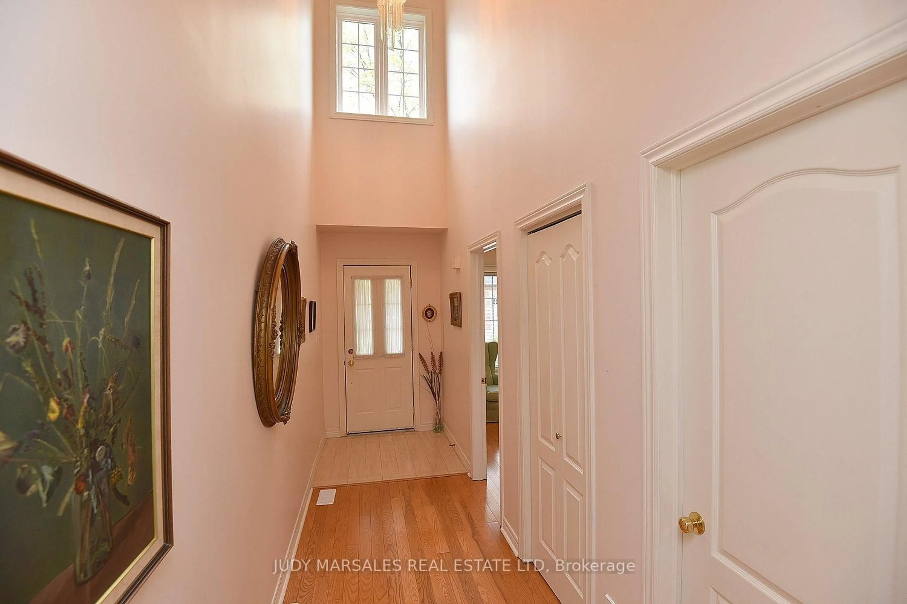 Indoor entryway for 47 Main St #26, Hamilton Ontario L0R 2H0