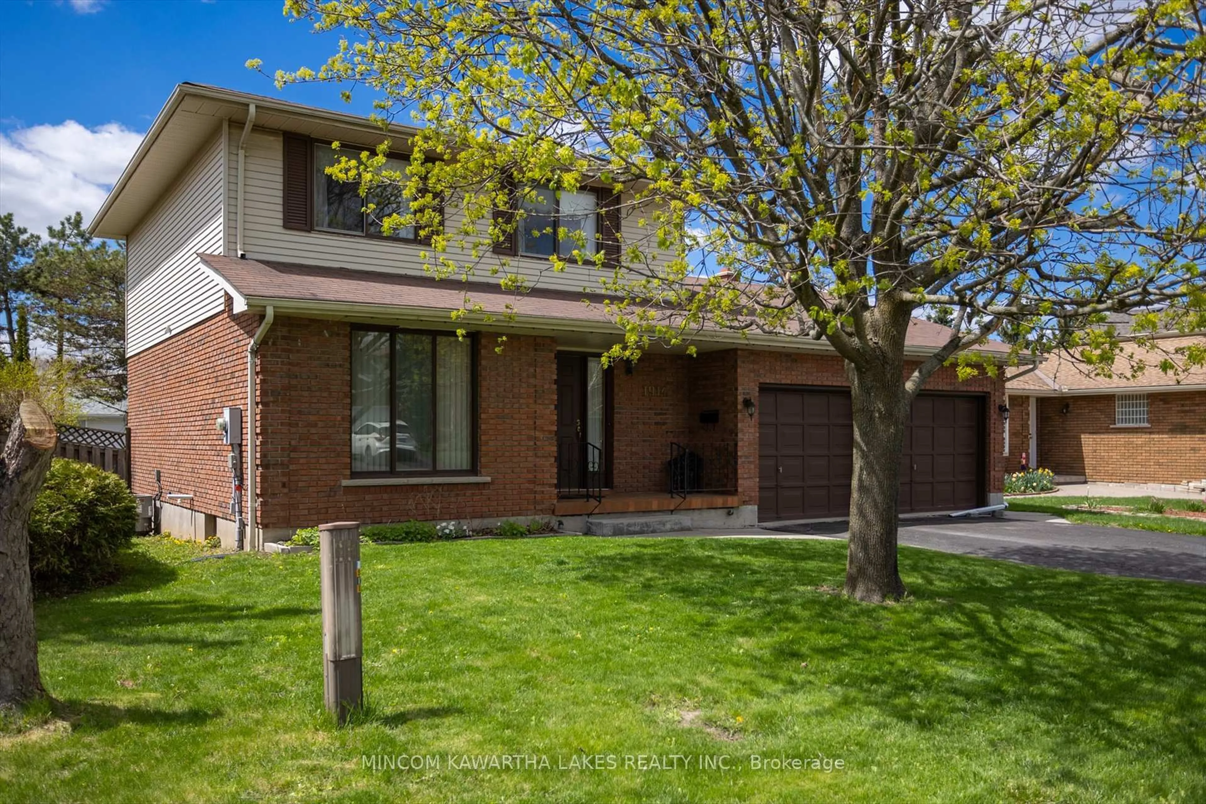 Home with brick exterior material, street for 1914 Parkwood Circ, Peterborough West Ontario K9J 8C6