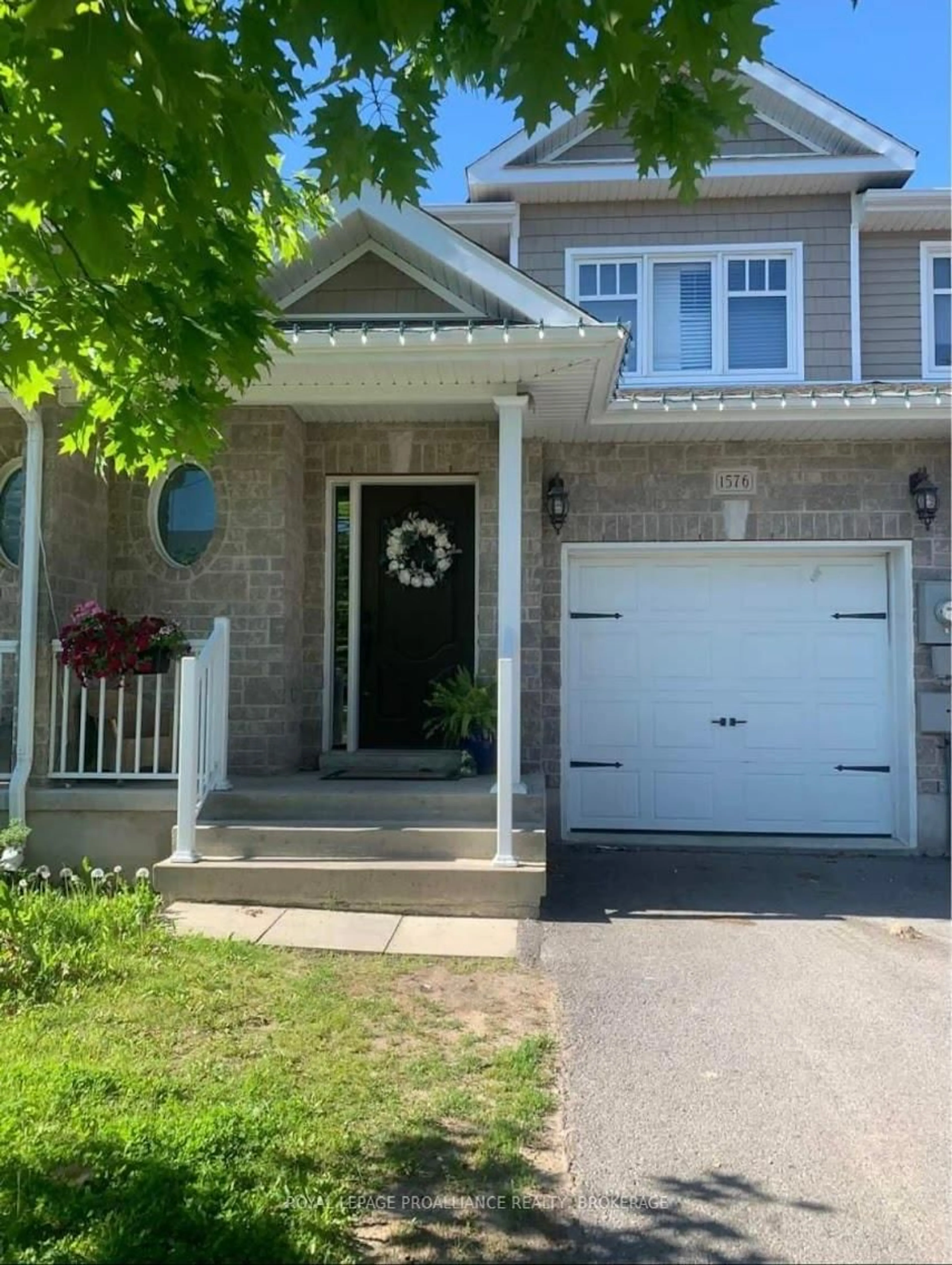 Home with vinyl exterior material, street for 1576 Crimson Cres, Kingston Ontario K7P 0J3