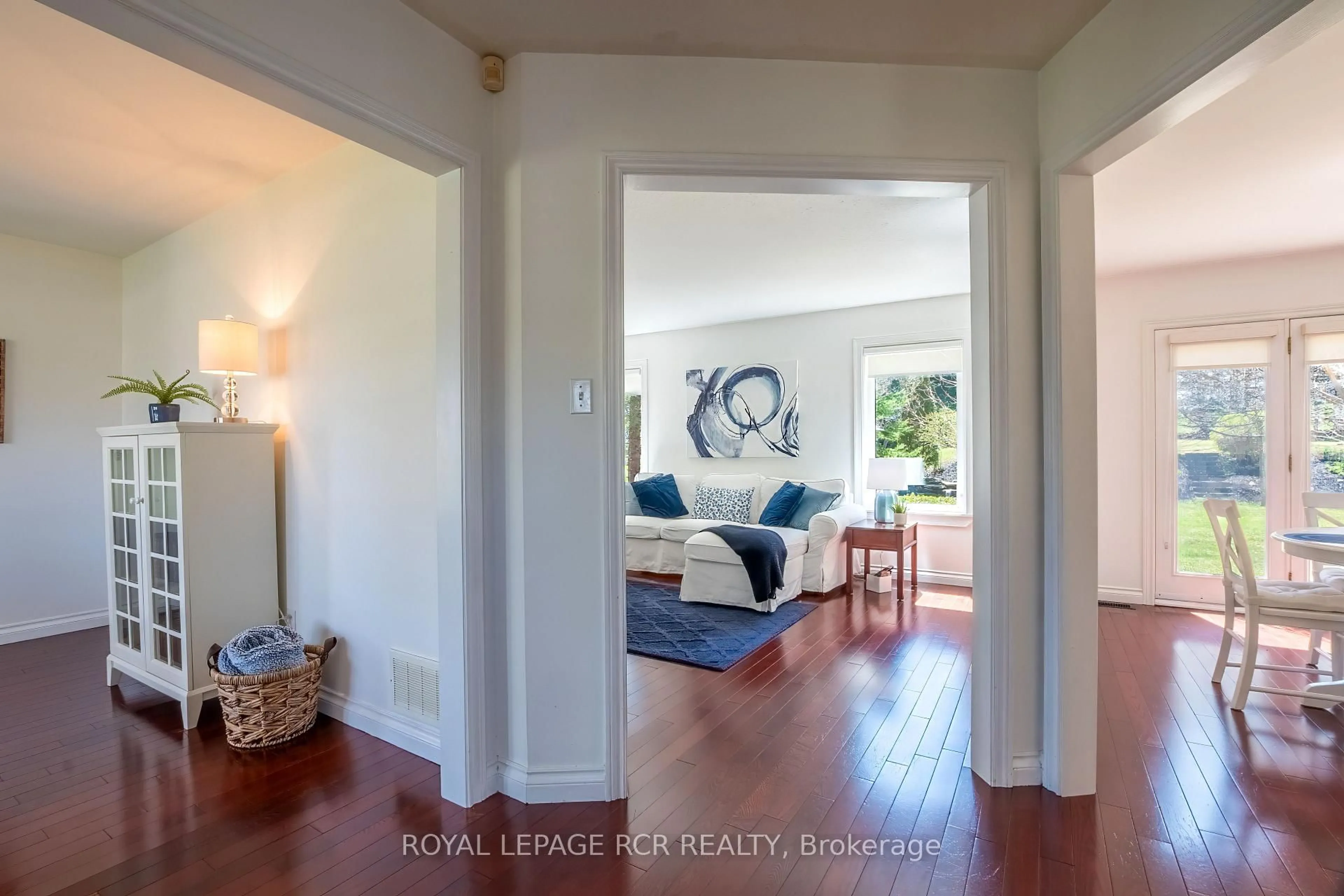 Indoor entryway for 4 Hill St, Erin Ontario N0B 1Z0
