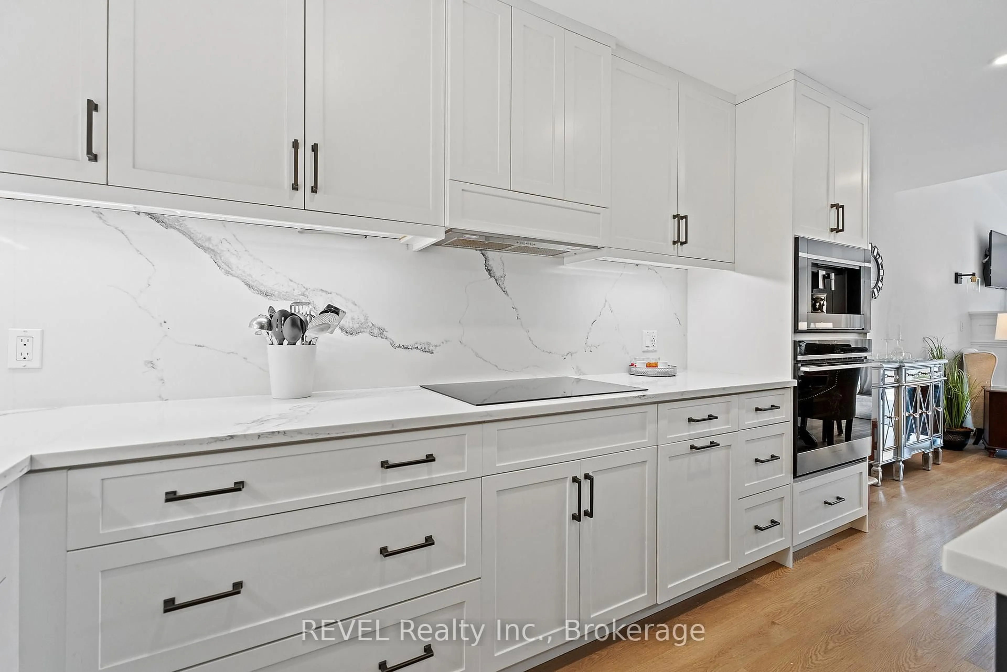 Contemporary kitchen, ceramic/tile floor for 630 Albert St #2, Fort Erie Ontario L2A 6R7