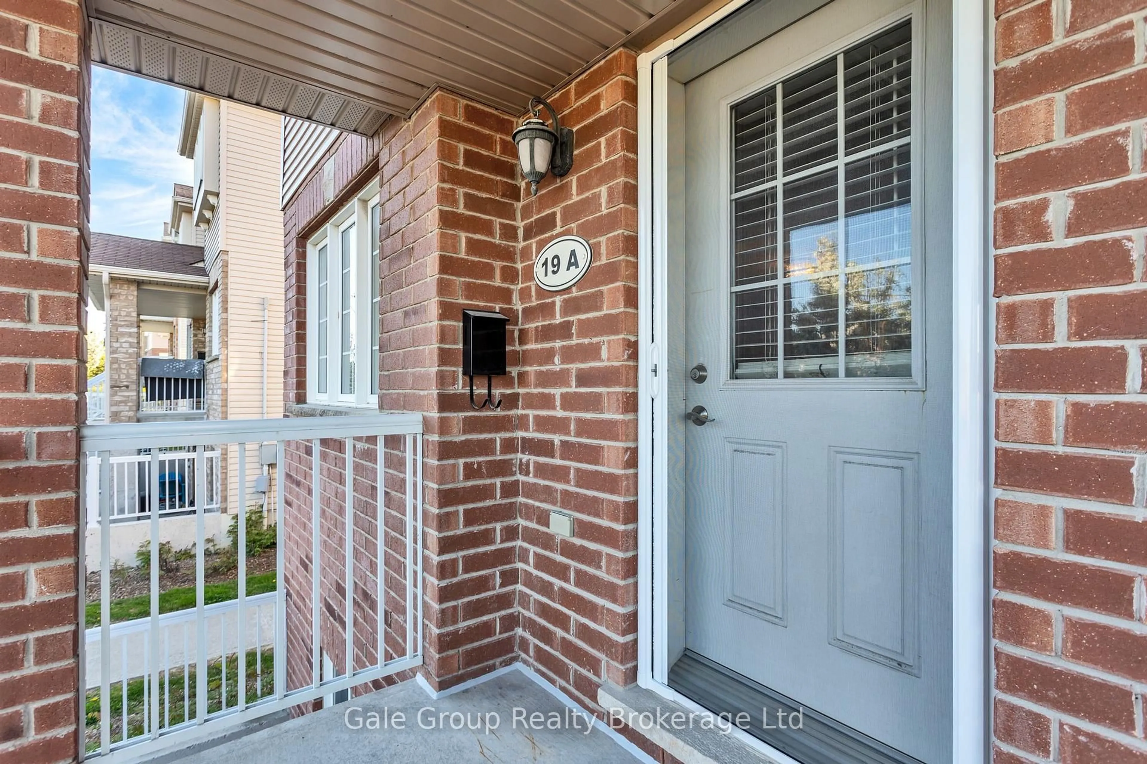 Indoor entryway for 50 Howe Dr #19A, Kitchener Ontario N2E 0A3