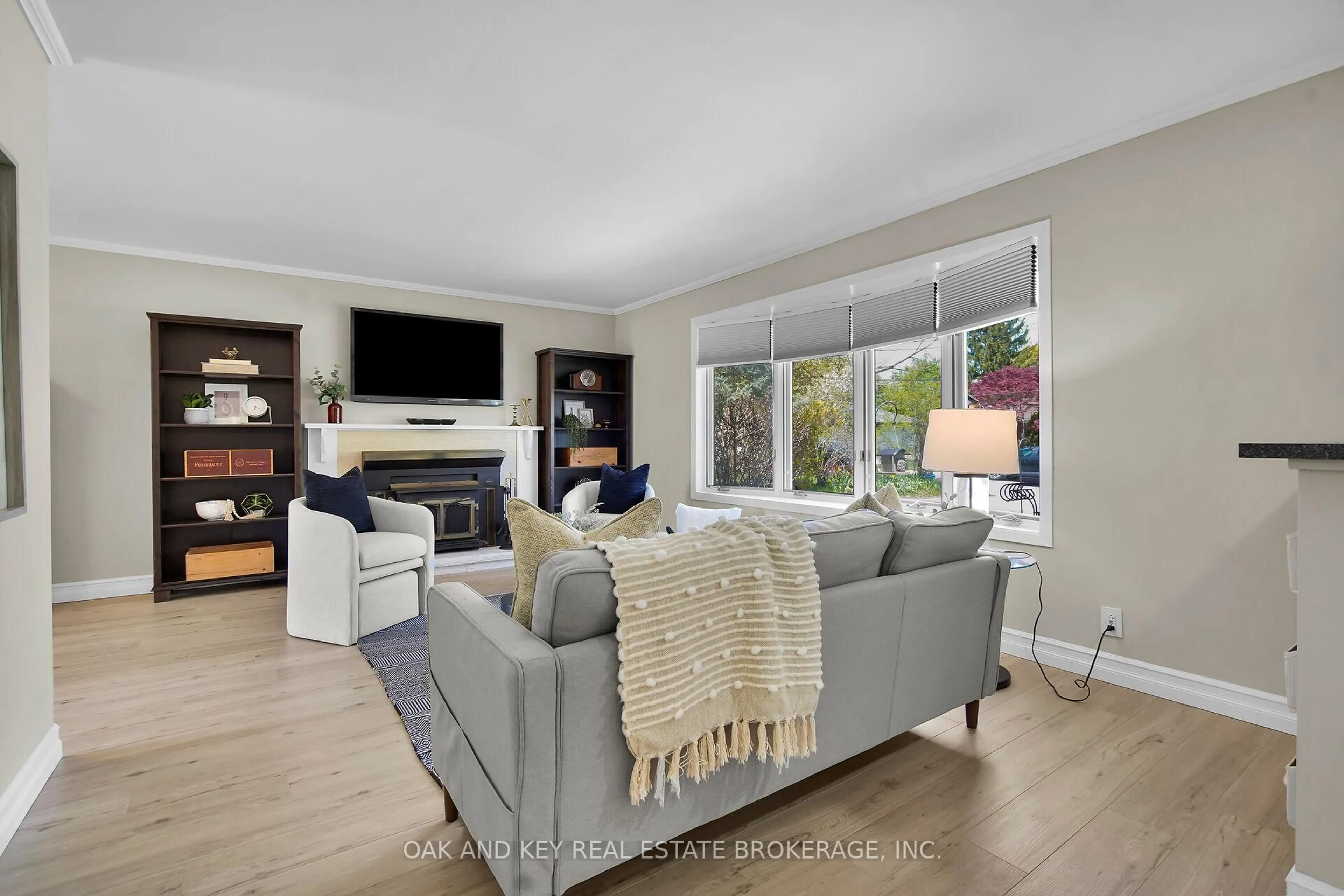 Living room with furniture, unknown for 28 Tarbart Terr, London North Ontario N6H 3A9