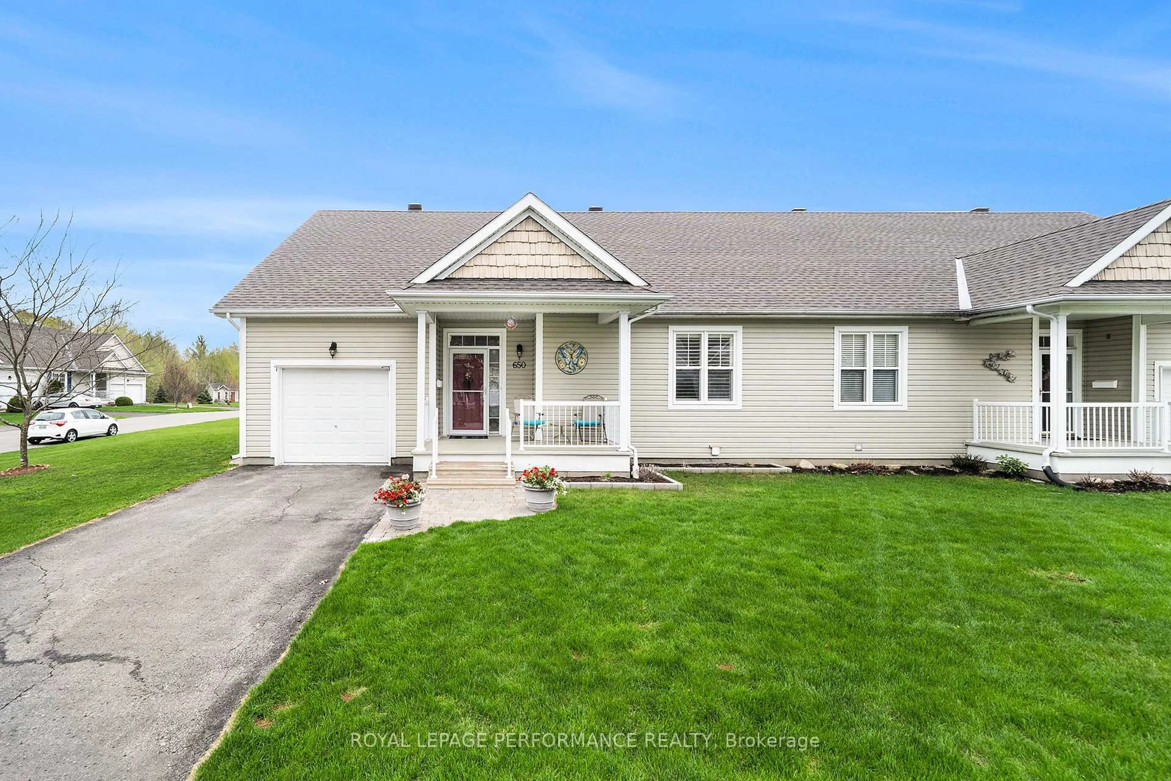 Home with vinyl exterior material, street for 650 Country Trail Private, Carlsbad Springs Ontario K0A 1K0