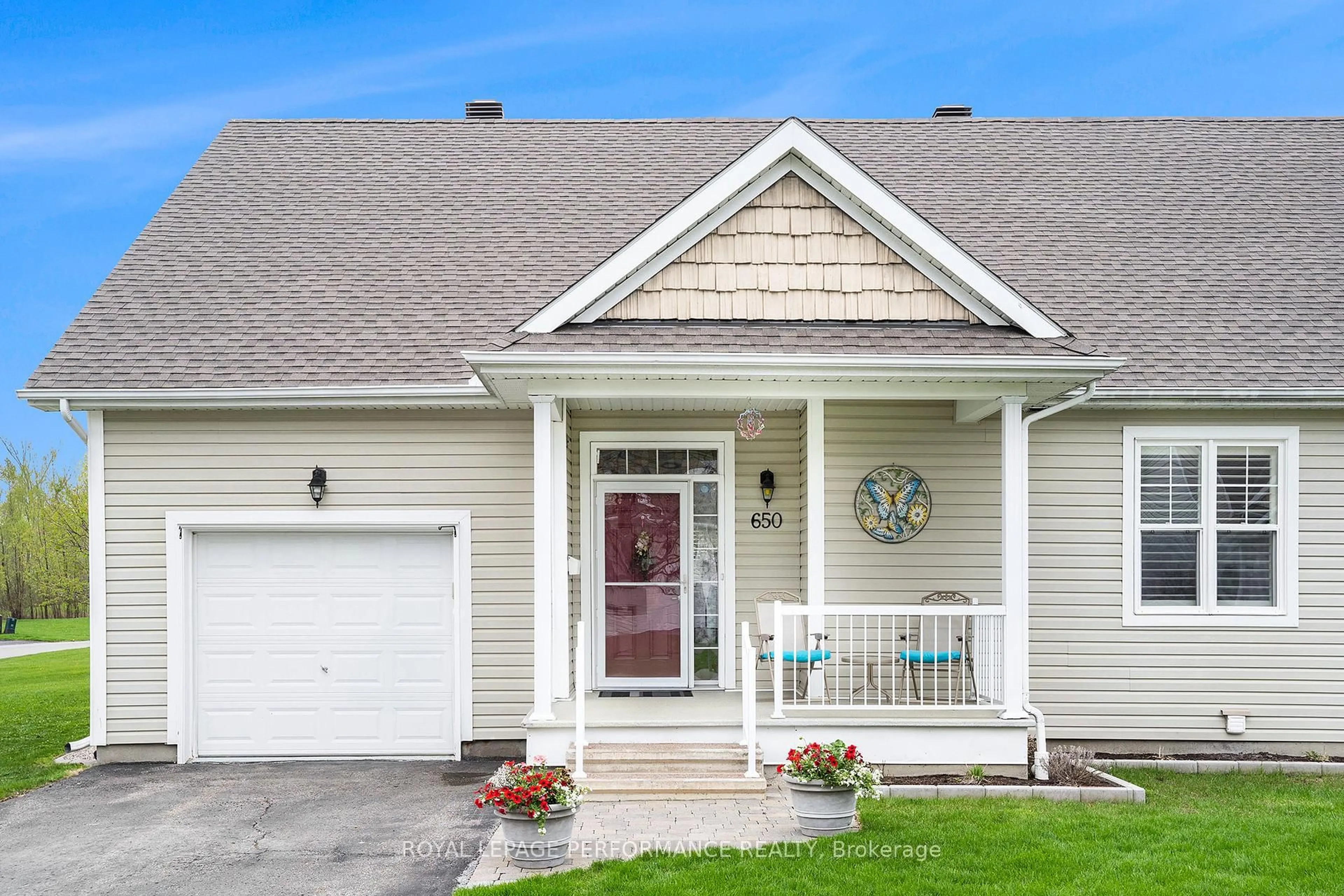 Home with vinyl exterior material, street for 650 Country Trail Private, Carlsbad Springs Ontario K0A 1K0