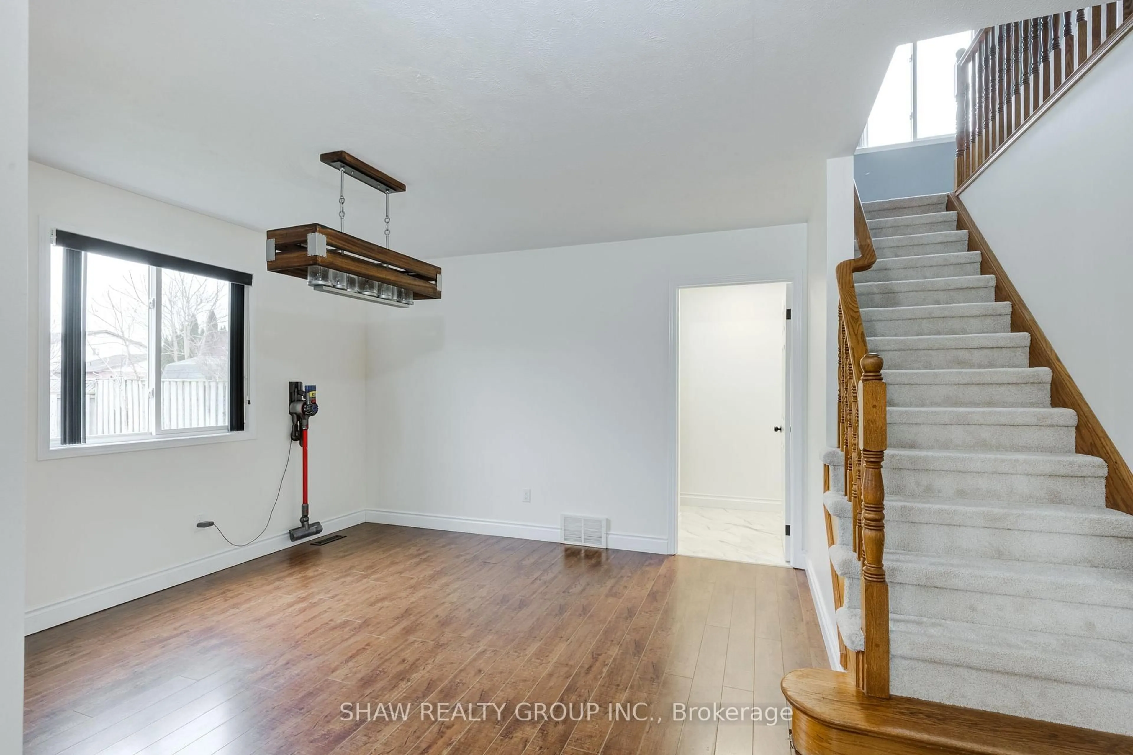 A pic of a room for 14 Windemere Ave, Tillsonburg Ontario N4G 5M8