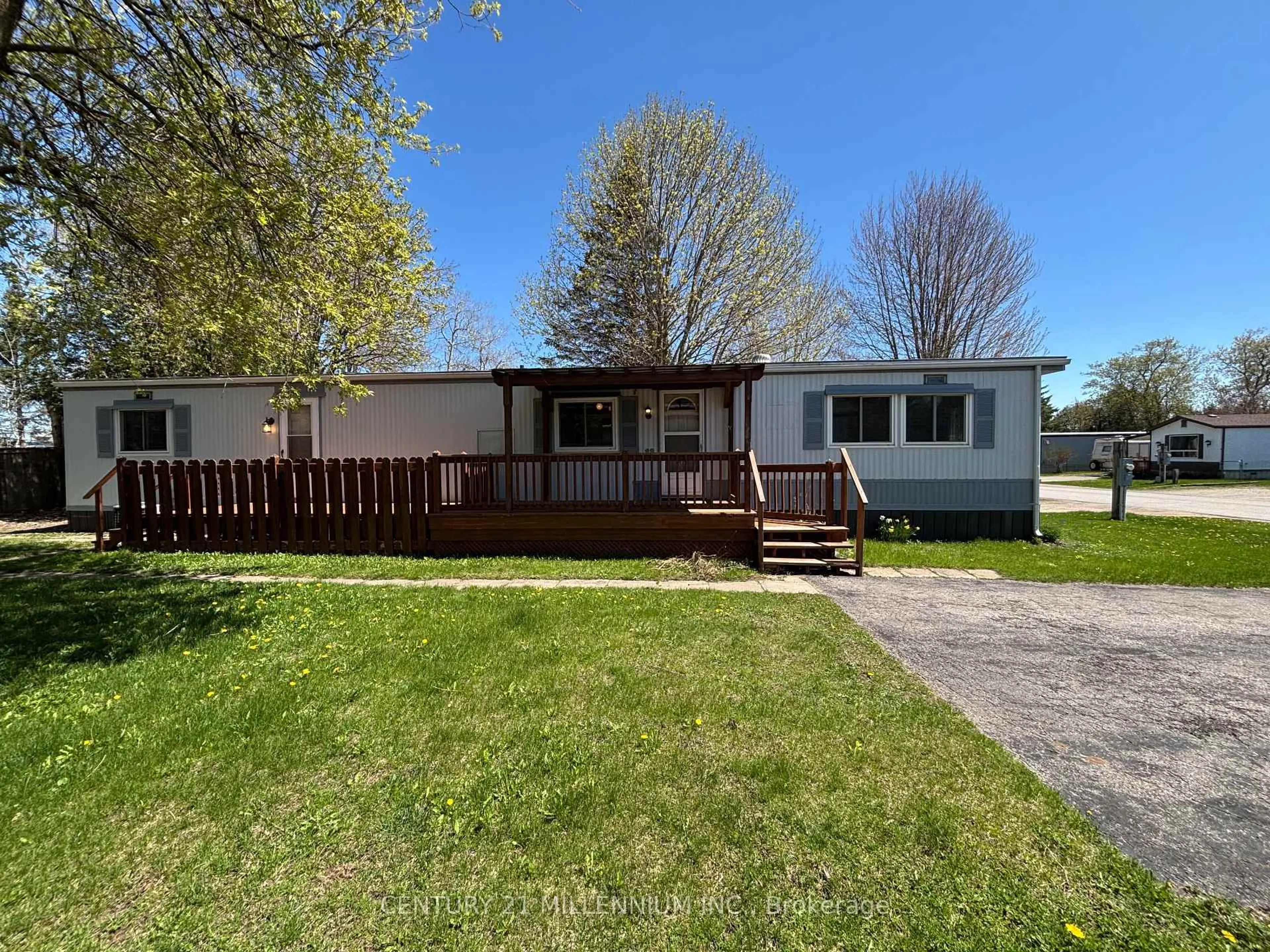 A pic from outside/outdoor area/front of a property/back of a property/a pic from drone, street for 14 Heather Ave, Erin Ontario N0B 1T0