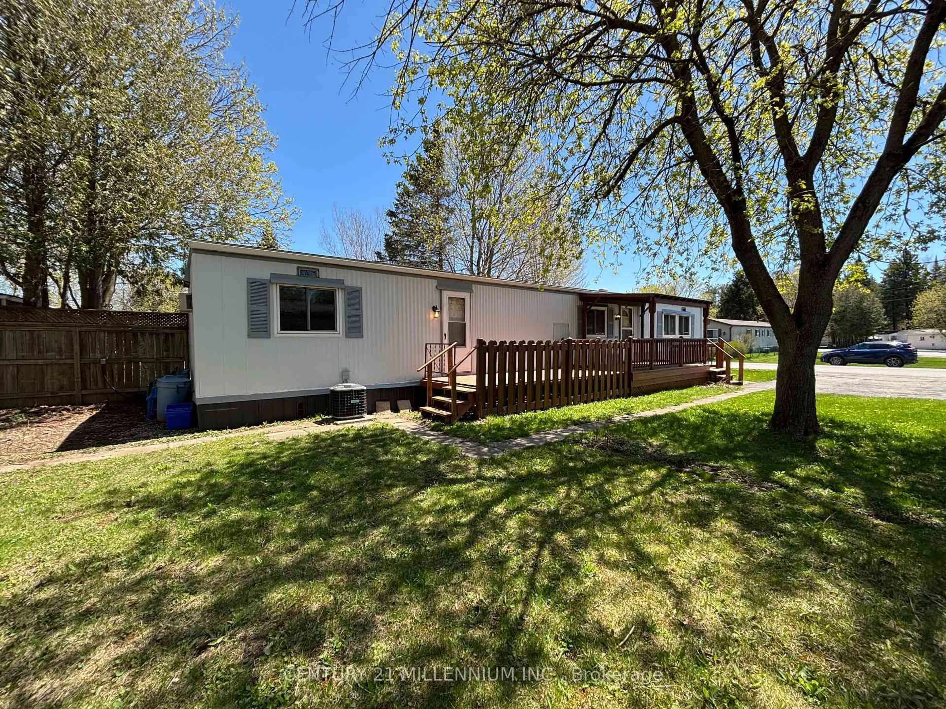 A pic from outside/outdoor area/front of a property/back of a property/a pic from drone, water/lake/river/ocean view for 14 Heather Ave, Erin Ontario N0B 1T0