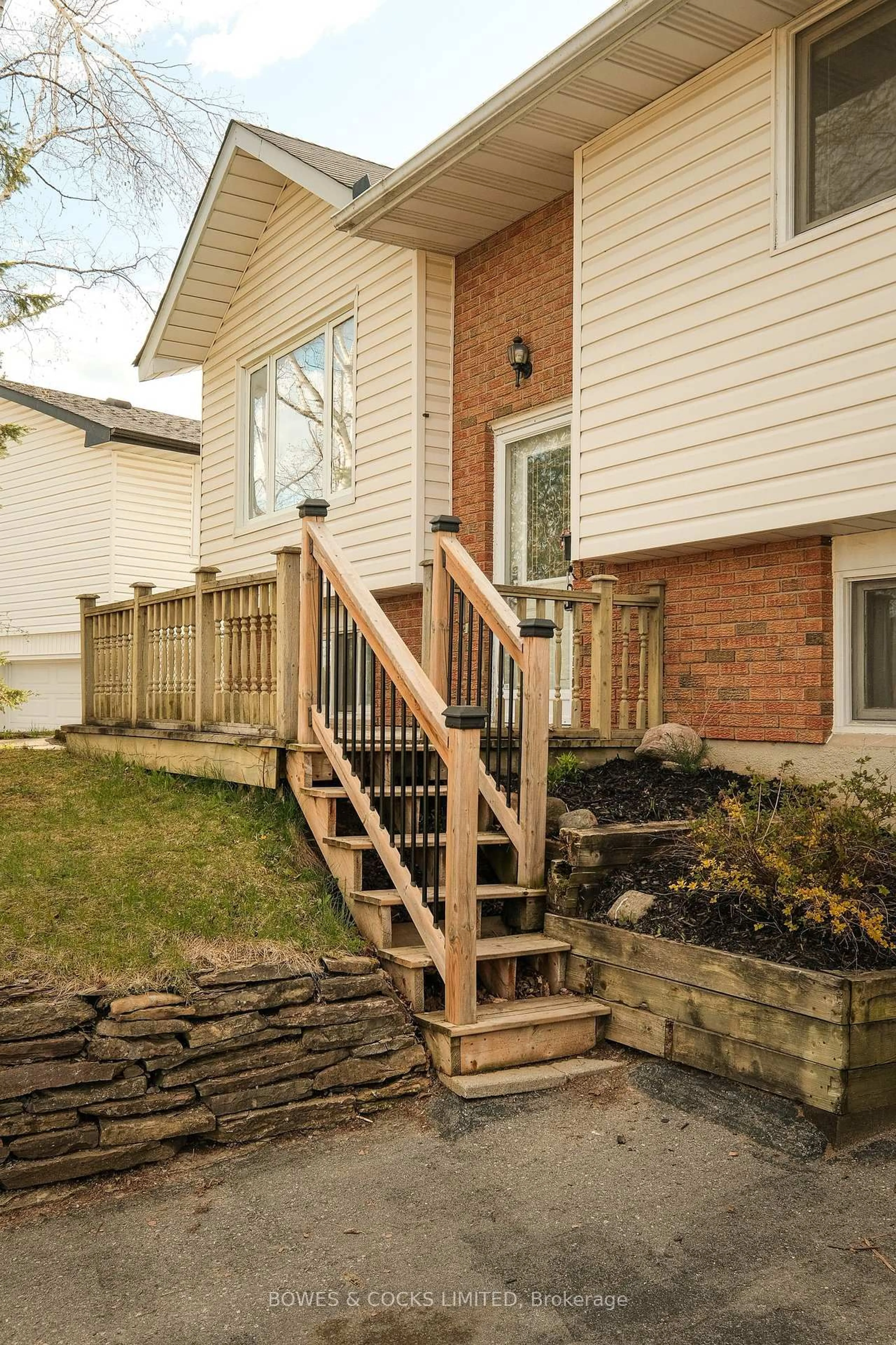 Unknown for 1712 Redwood Dr, Peterborough West Ontario K9K 1M3