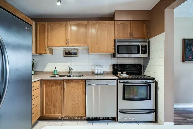 Additional property image - 1809 Upper Wentworth St Unit 11
