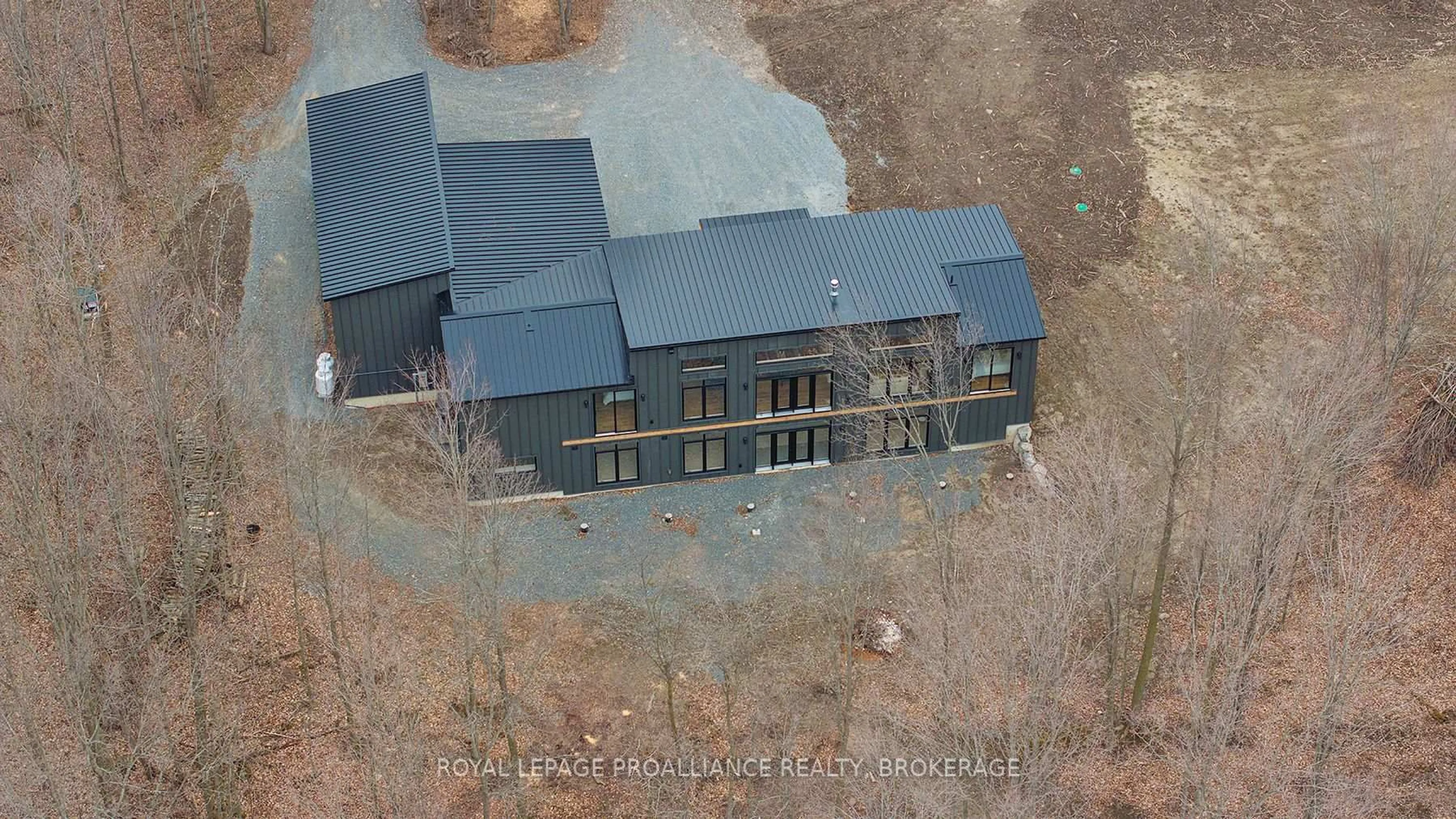 A pic from outside/outdoor area/front of a property/back of a property/a pic from drone, building for 2872 Beach Nut Rd, Inverary Ontario K0H 1X0