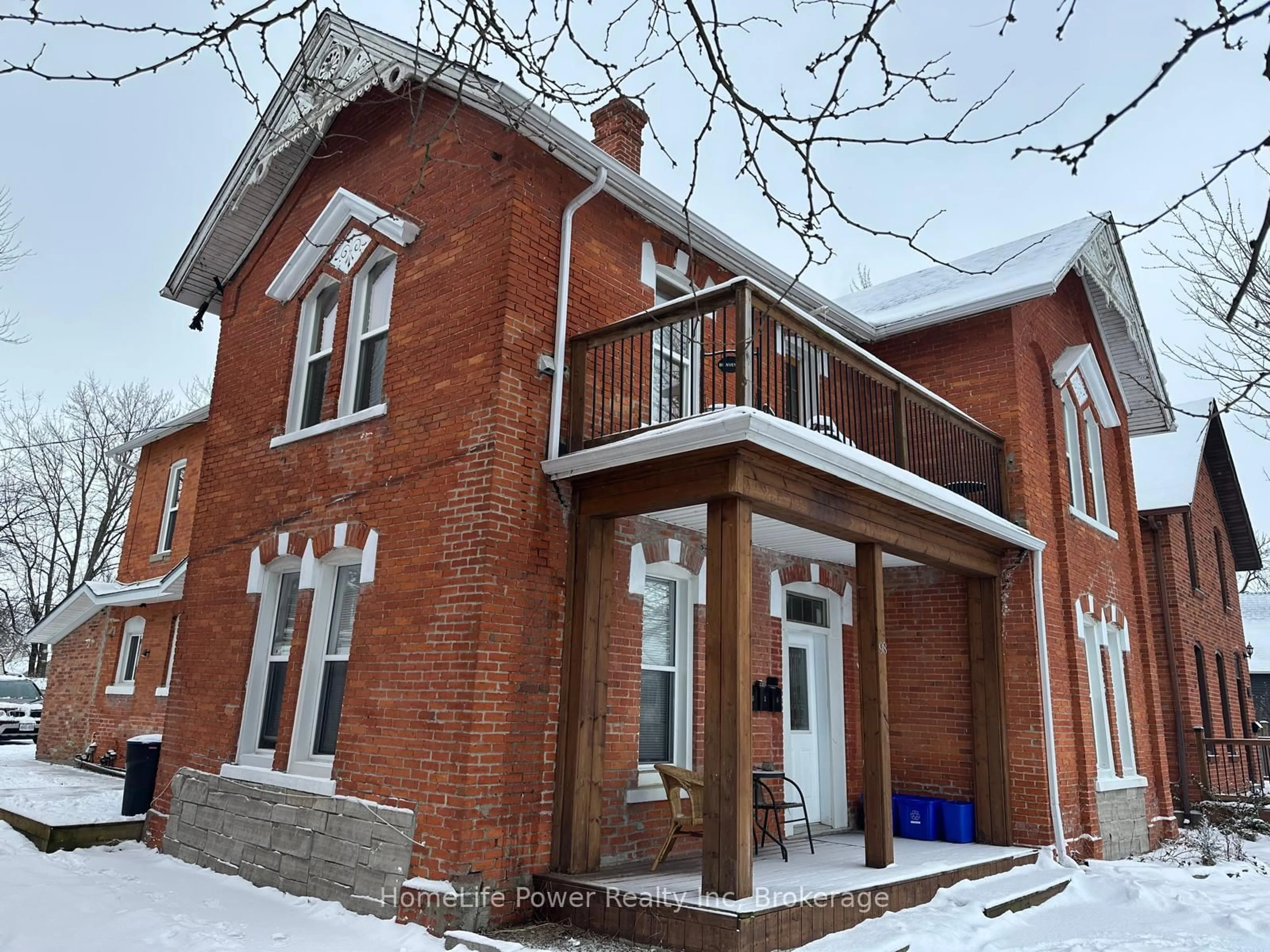 Home with brick exterior material, building for 98 Talbot St, Essex Ontario N8M 1B2