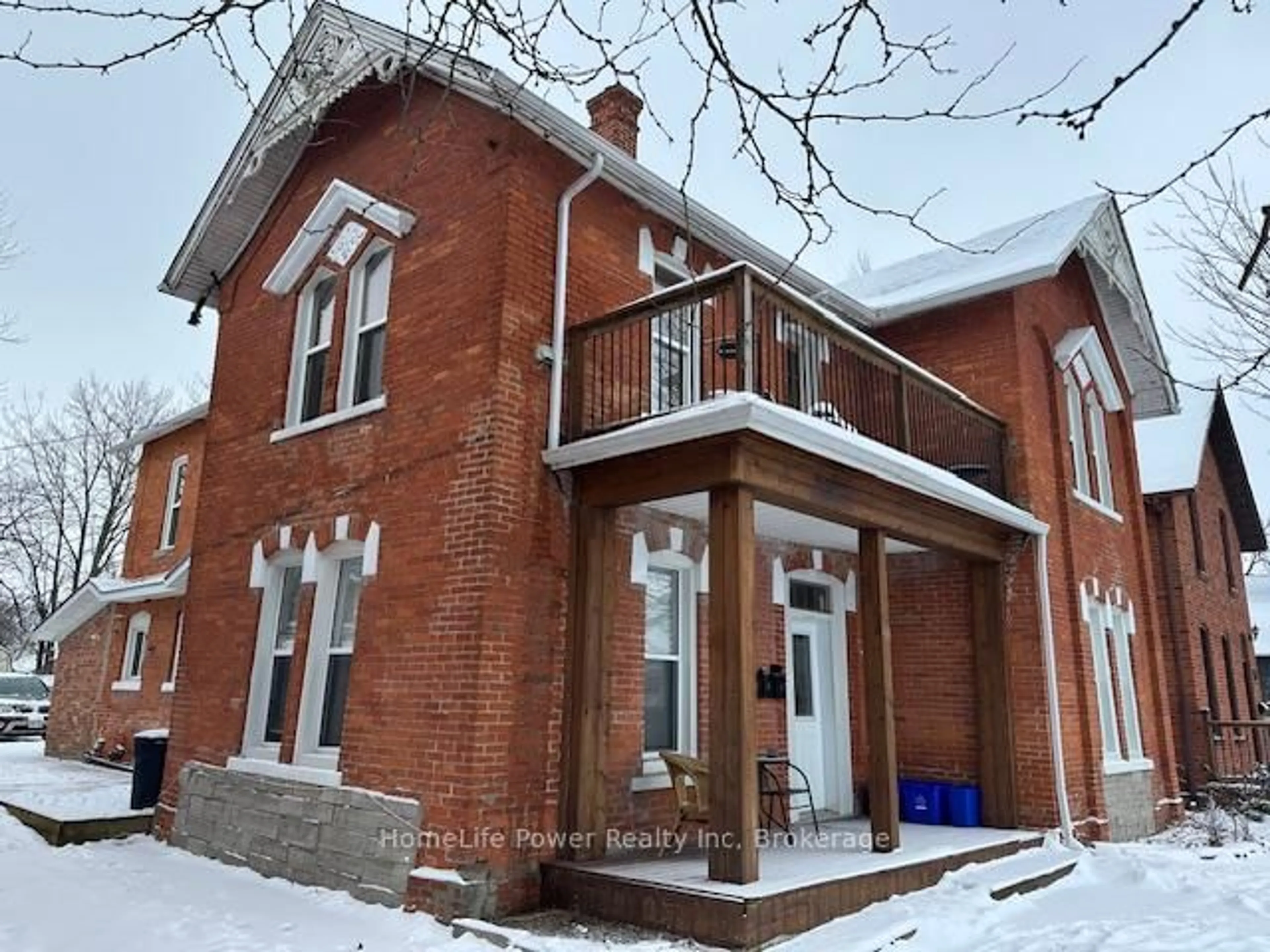 Home with brick exterior material, building for 98 Talbot St, Essex Ontario N8M 1B2