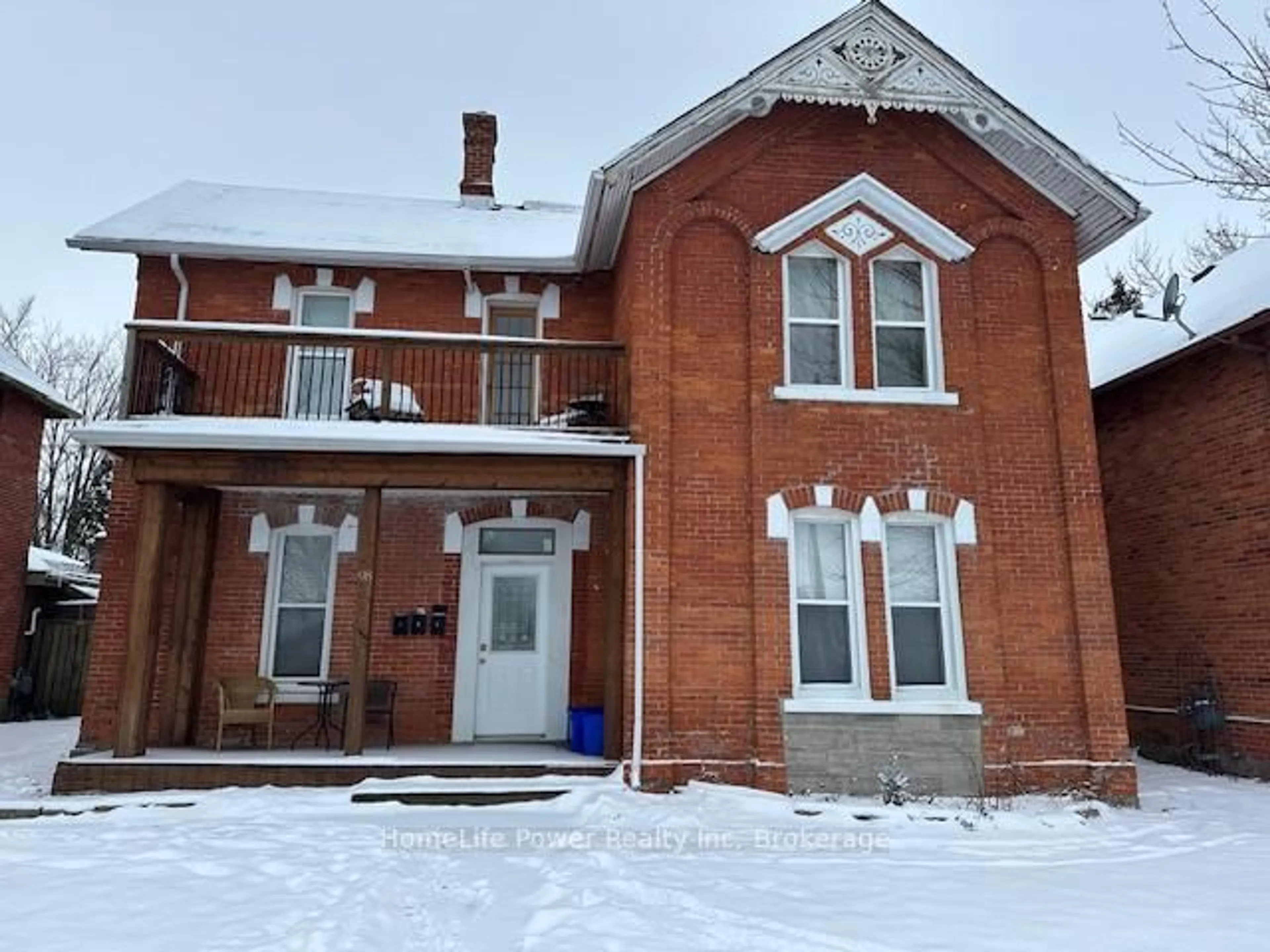 Home with brick exterior material, building for 98 Talbot St, Essex Ontario N8M 1B2