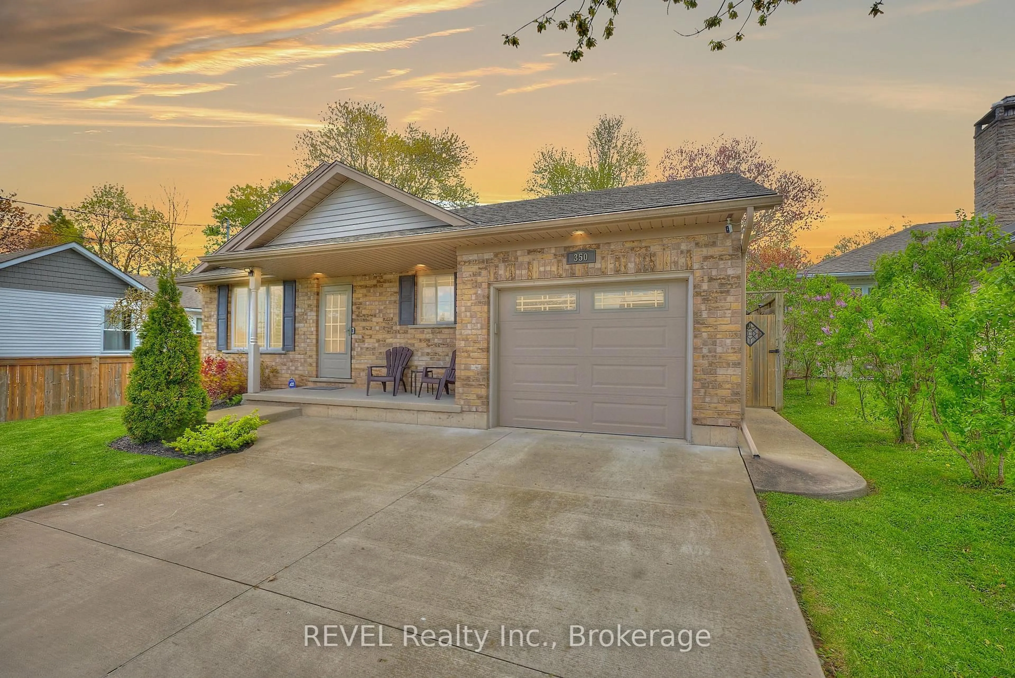 Home with brick exterior material, water/lake/river/ocean view for 350 Thornwood Ave, Fort Erie Ontario L0S 1N0