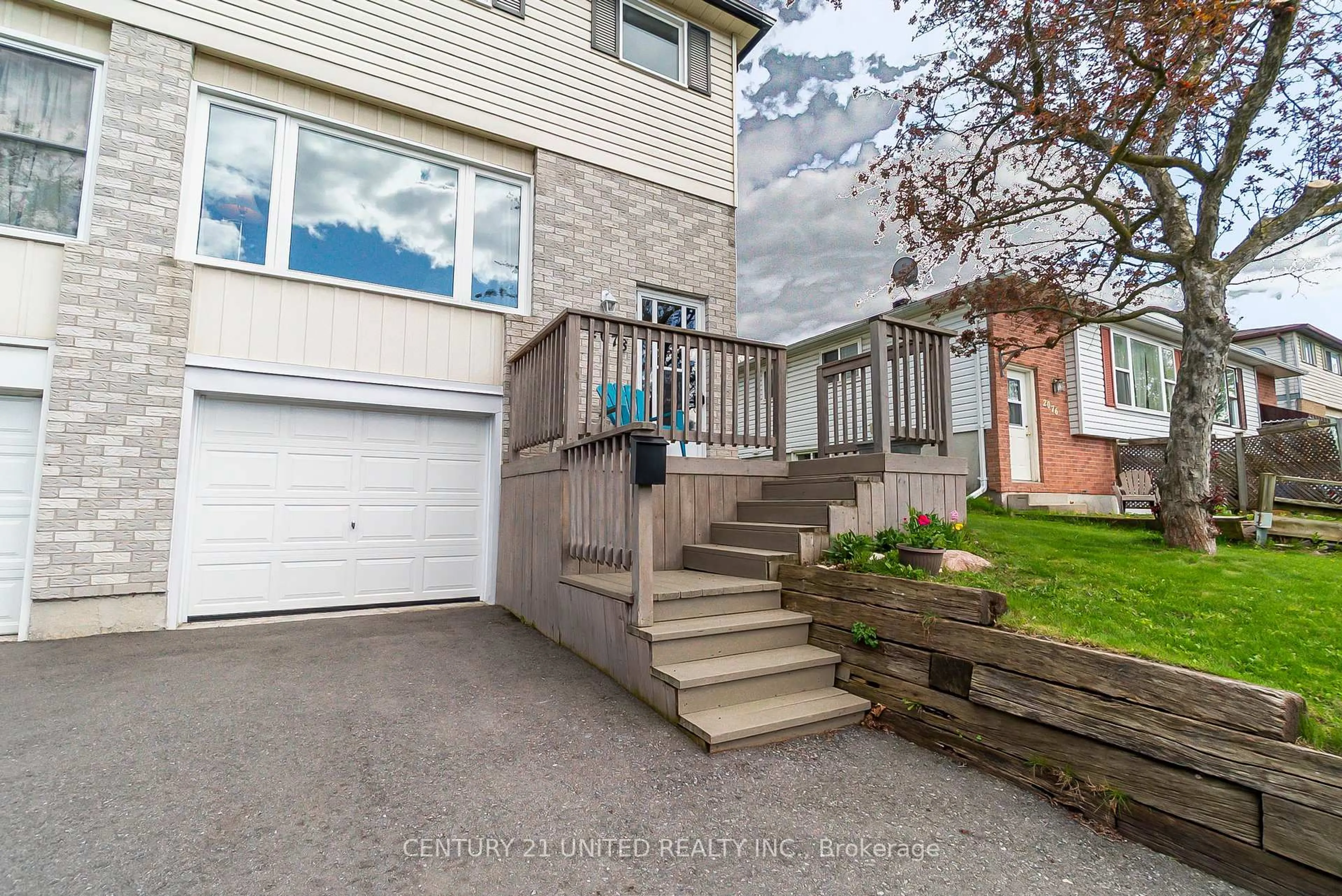 Unknown for 2078 Walker Ave, Peterborough East Ontario K9L 1S1