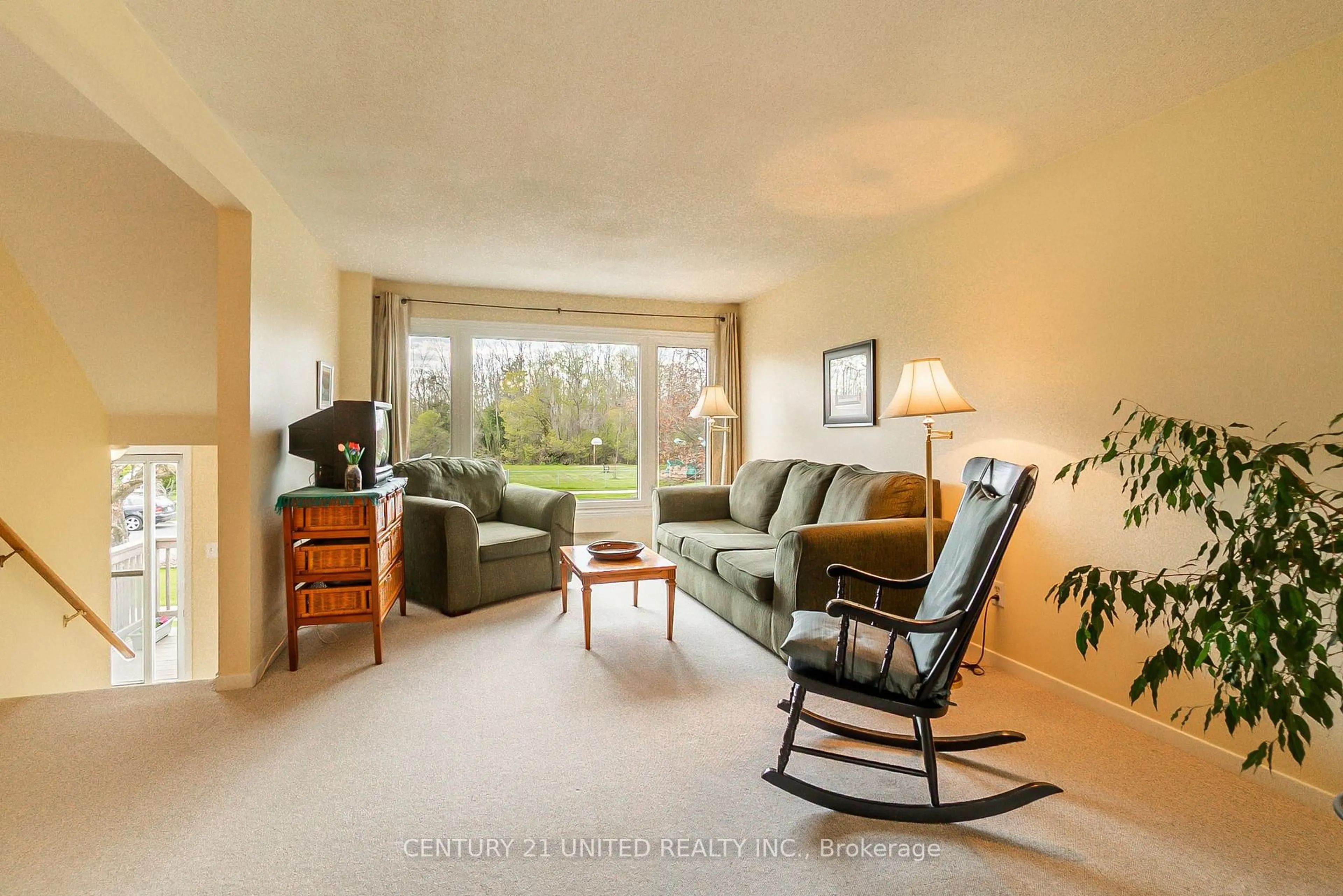 Living room with furniture, unknown for 2078 Walker Ave, Peterborough East Ontario K9L 1S1