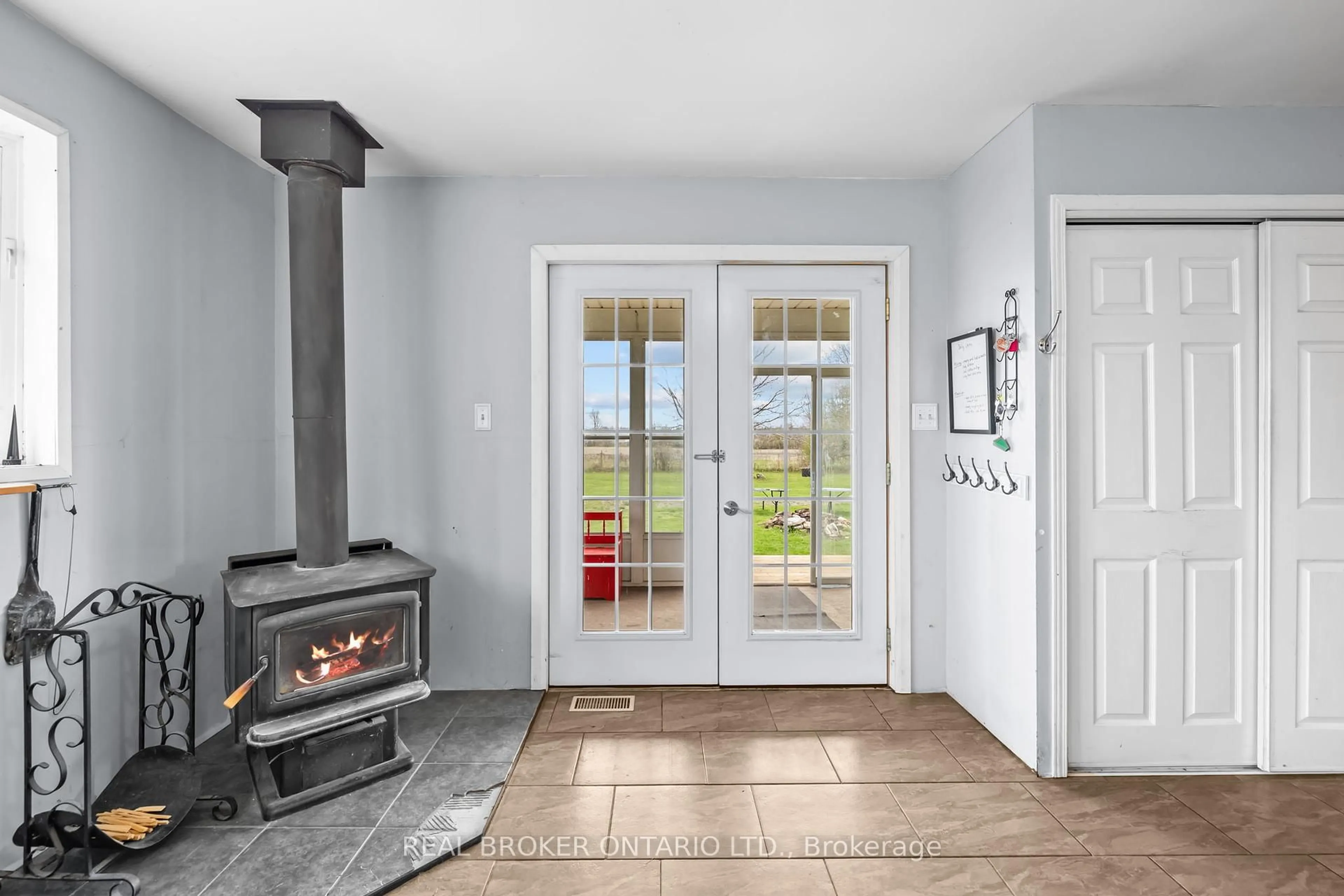 Indoor entryway for 183 Wolfe Lake Rd, Rideau Lakes Ontario K0G 1X0