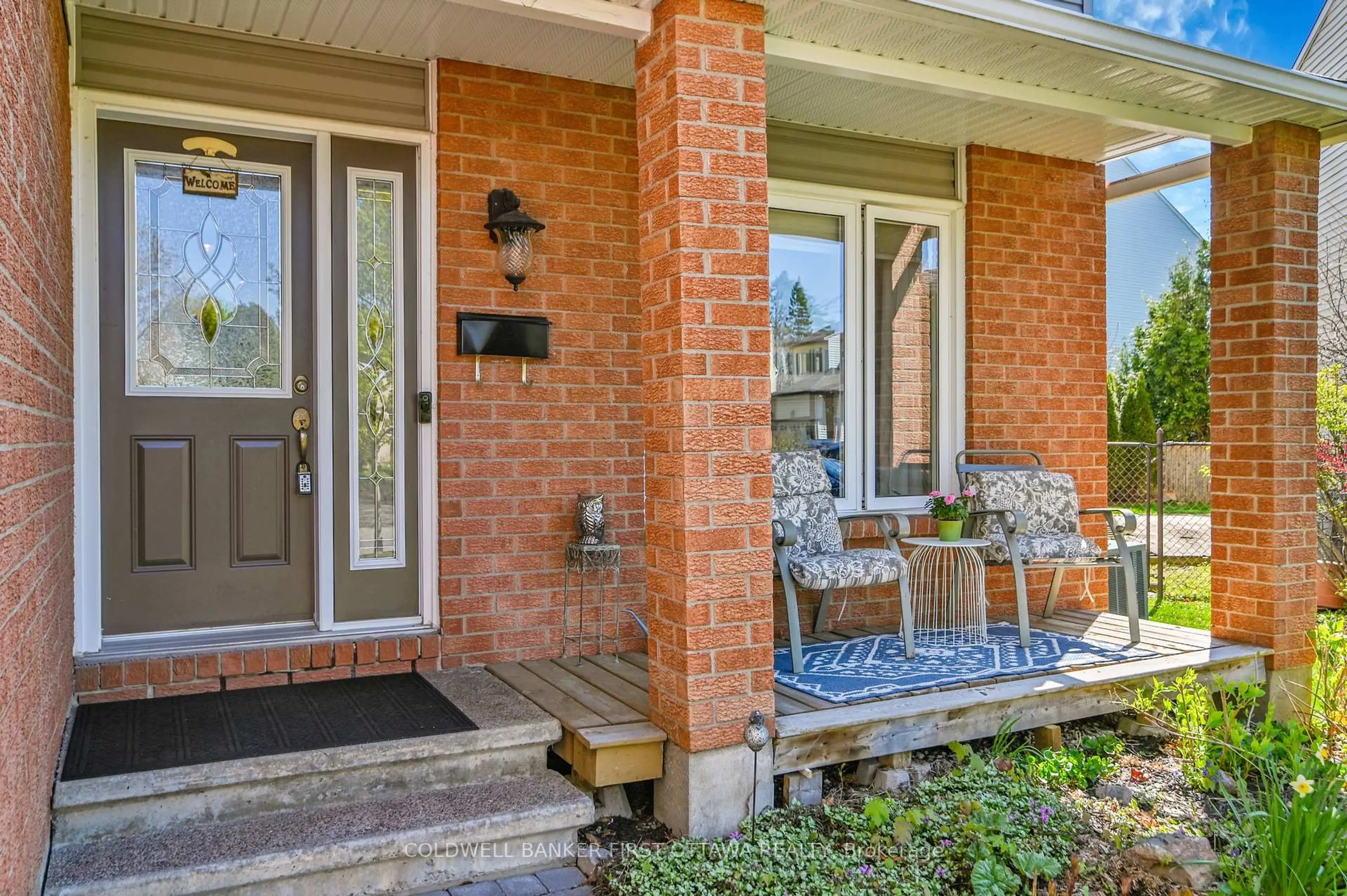 Home with brick exterior material, street for 21 Tammela Crt, Ottawa Ontario K1T 2E7