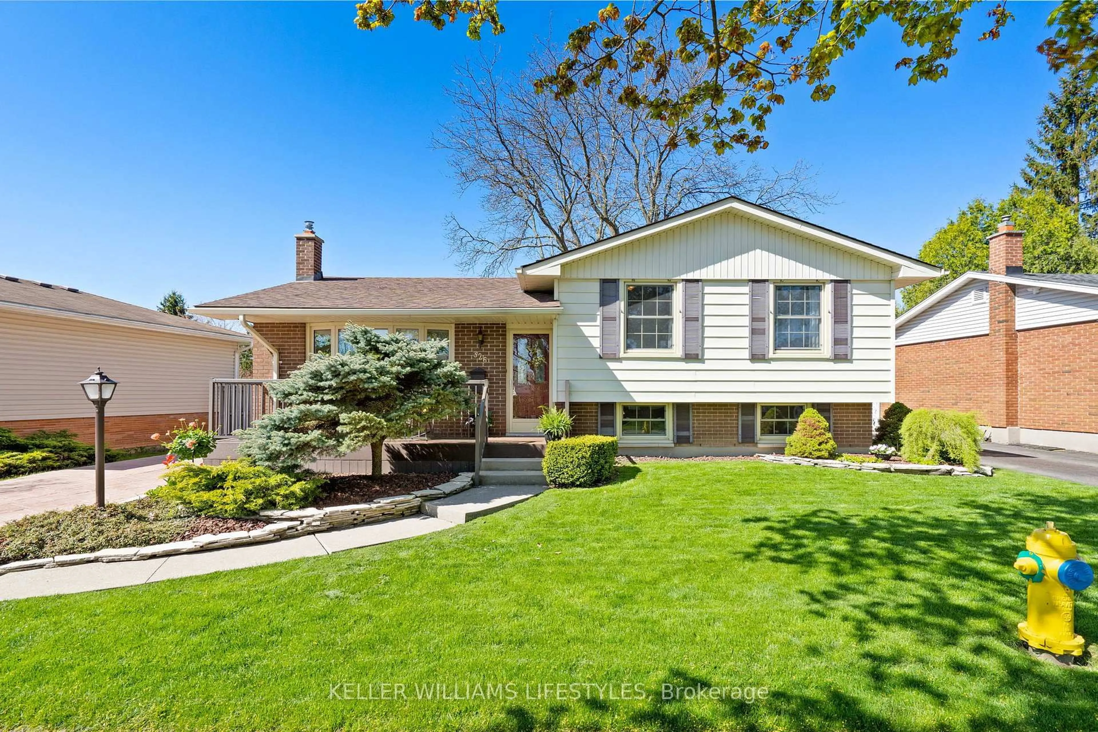 Home with vinyl exterior material, street for 326 Millbank Dr, London South Ontario N6C 4W2
