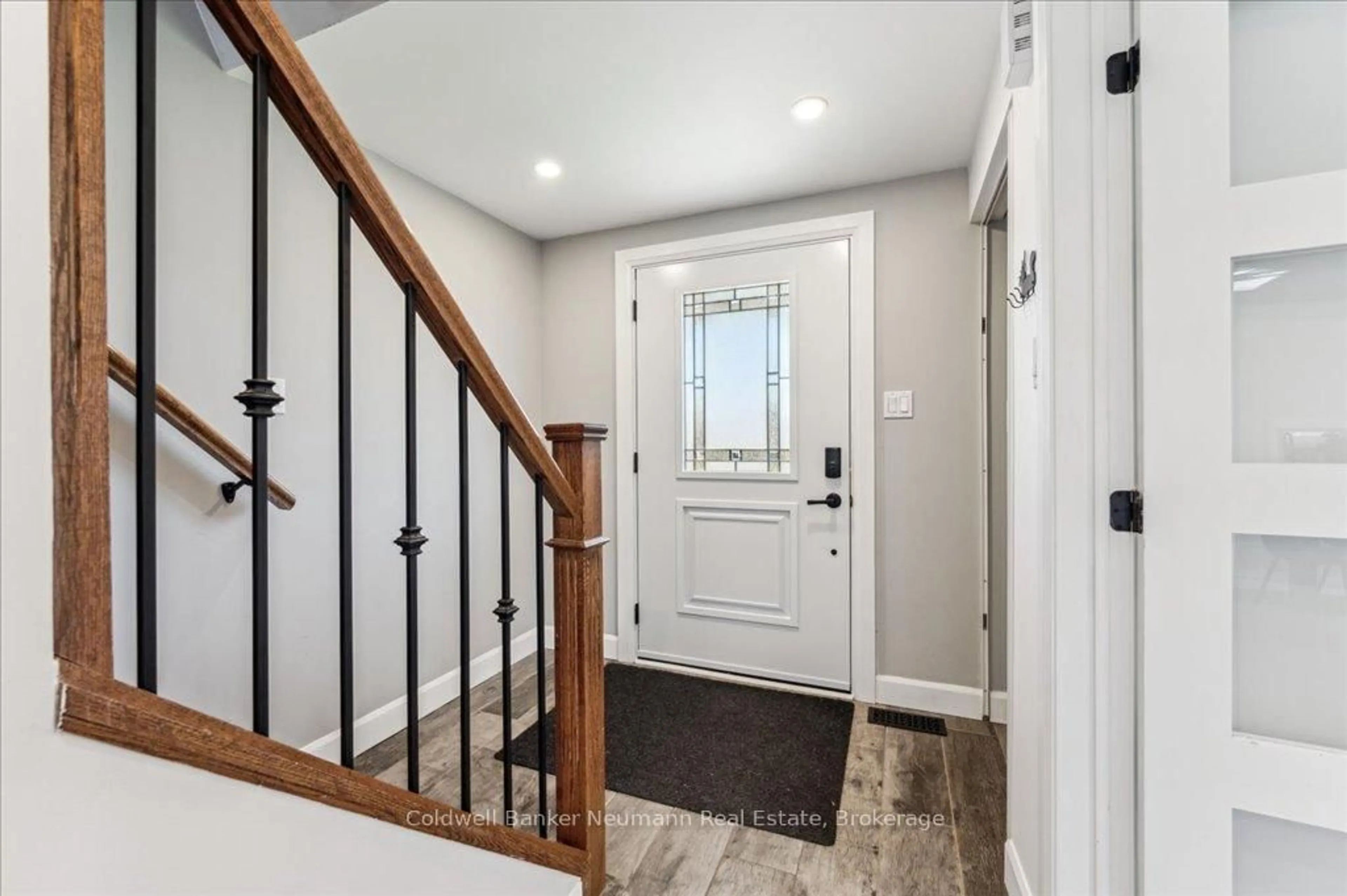 Indoor entryway for 203 Elmira Rd, Guelph Ontario N1K 1R2