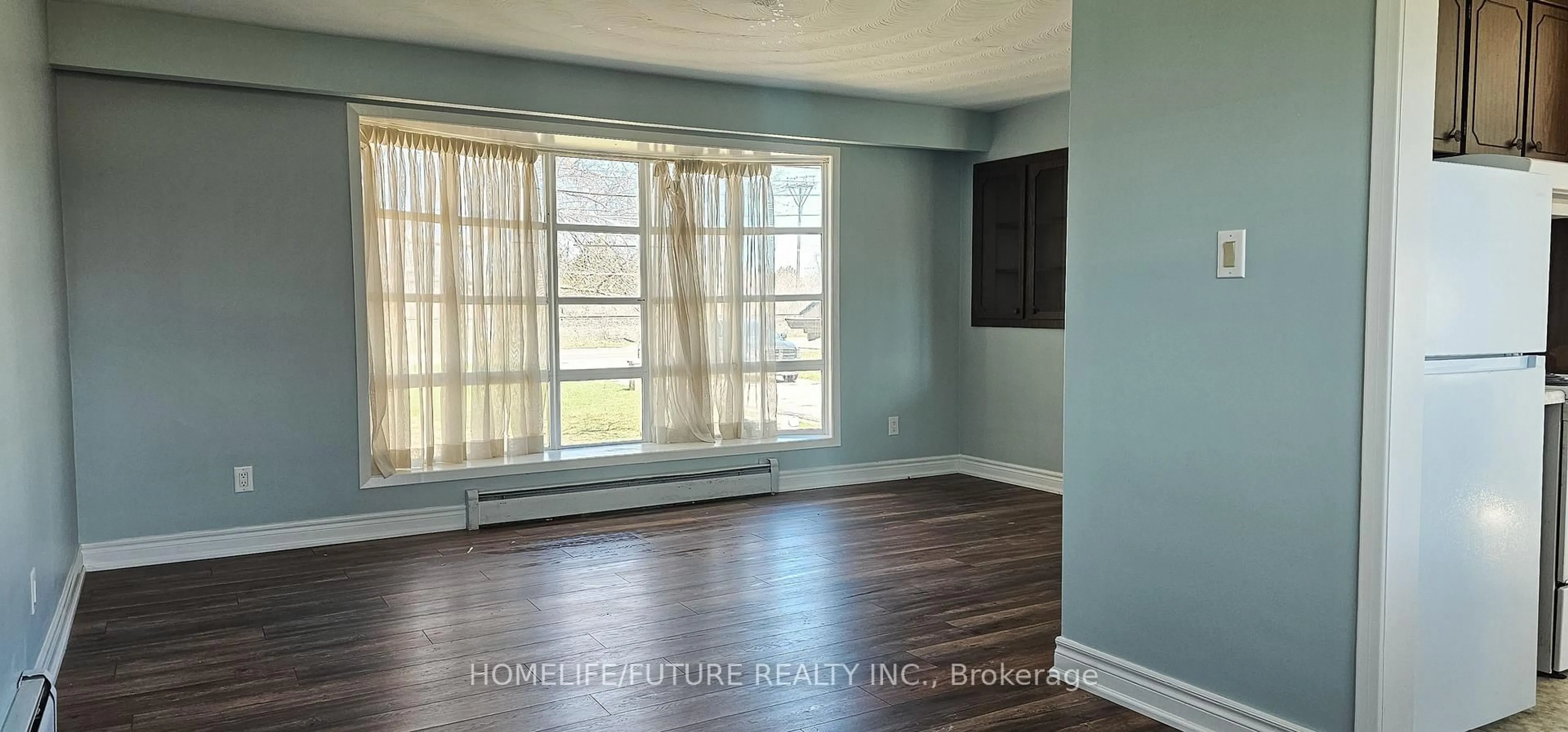 A pic of a room for 437 Moira St, Belleville Ontario K8N 4Z2