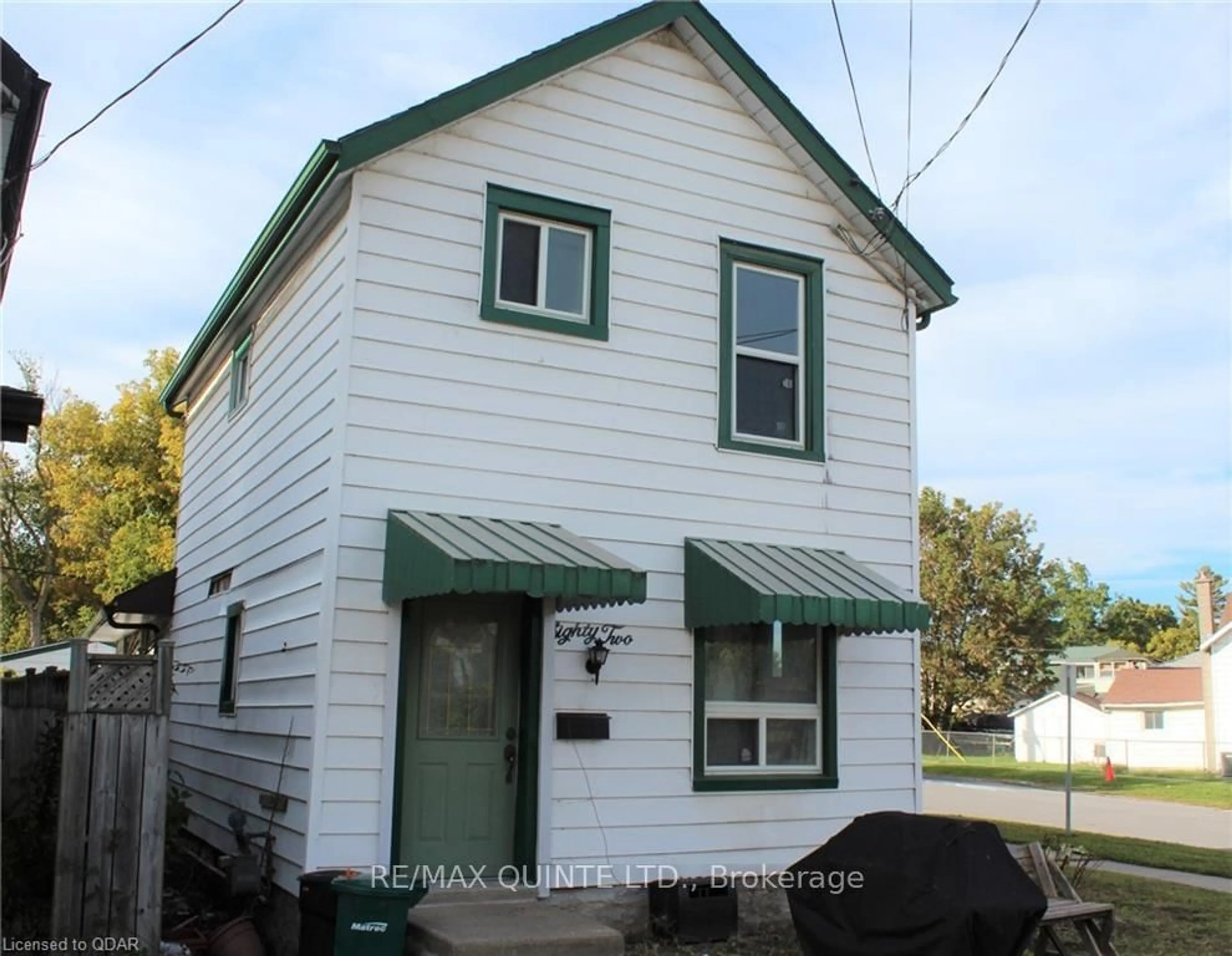 Home with vinyl exterior material, building for 82 MOIRA St, Belleville Ontario K8P 2S3