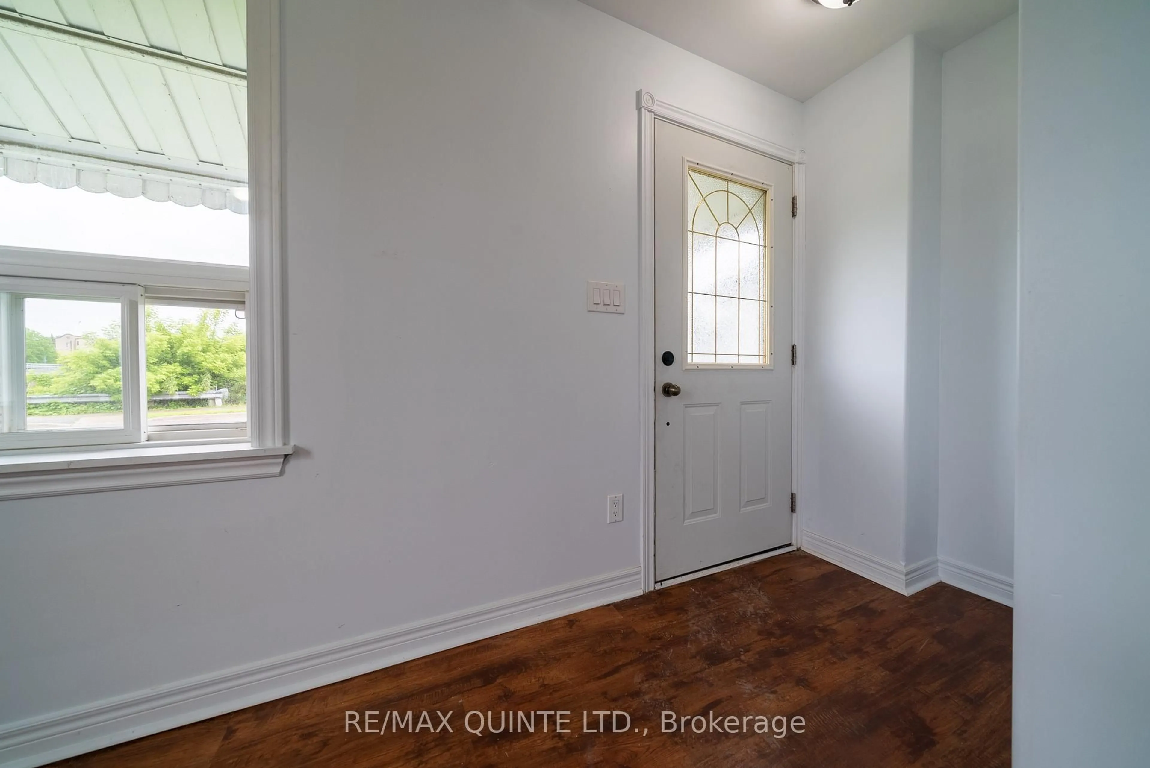 A pic of a room for 82 MOIRA St, Belleville Ontario K8P 2S3